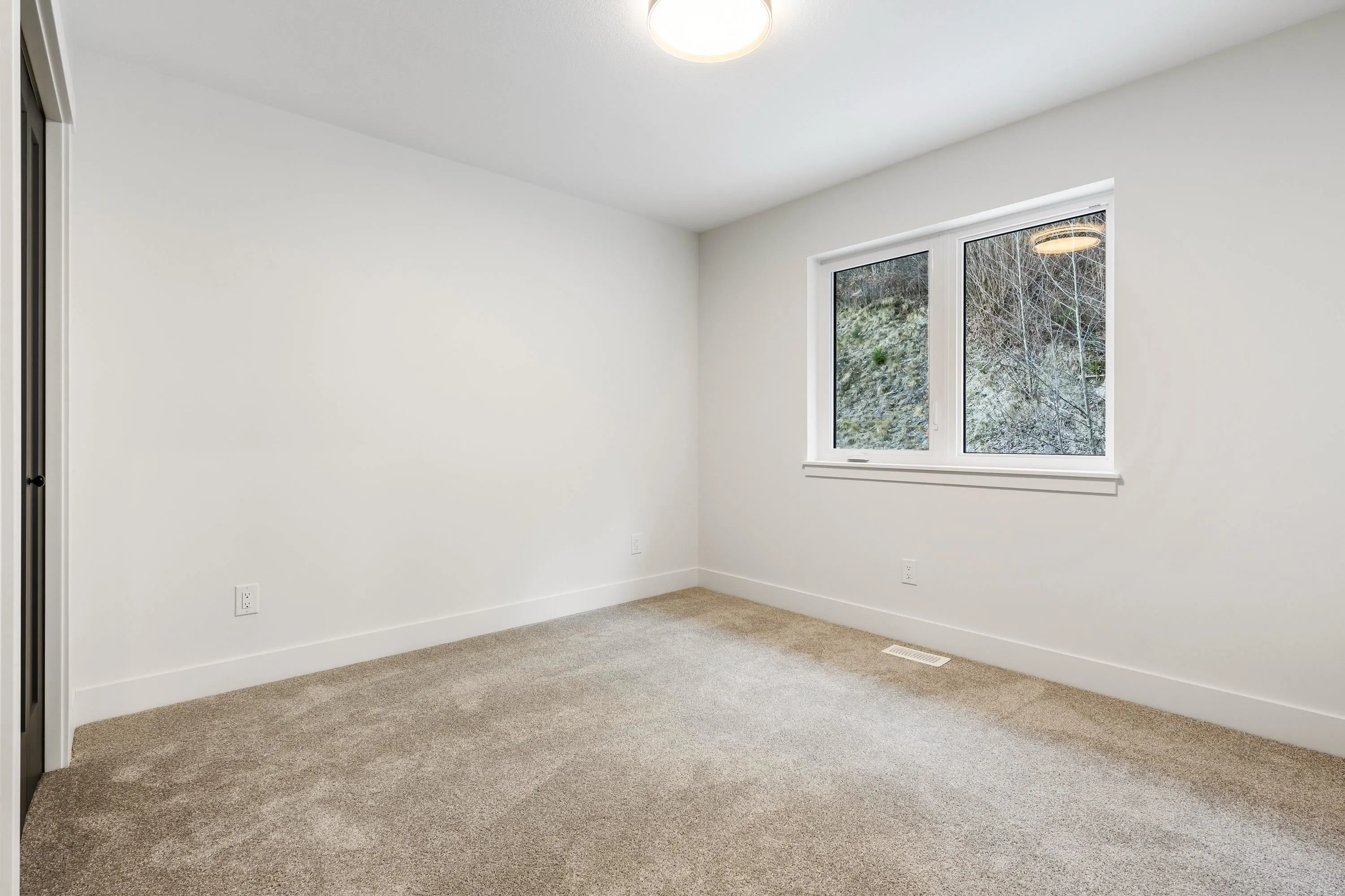 5504 Maclachlan Place