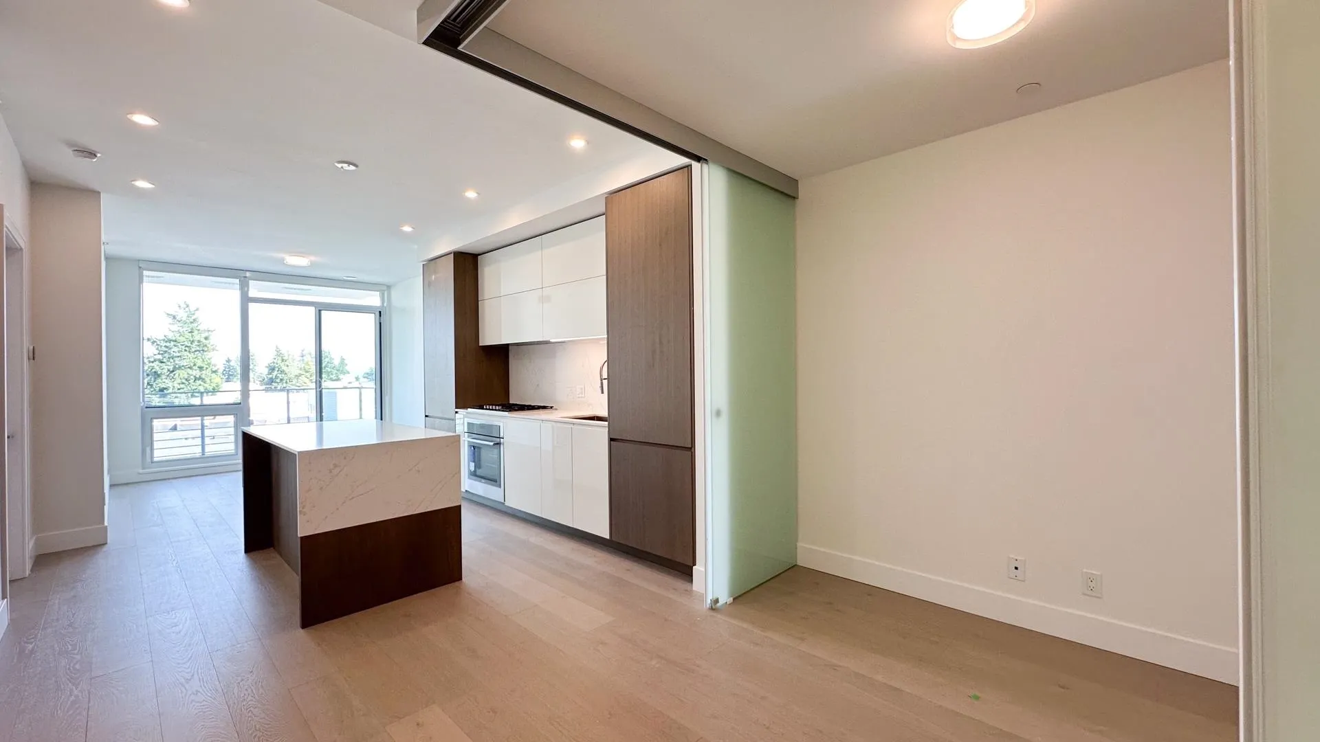 408 1342 Johnston Road