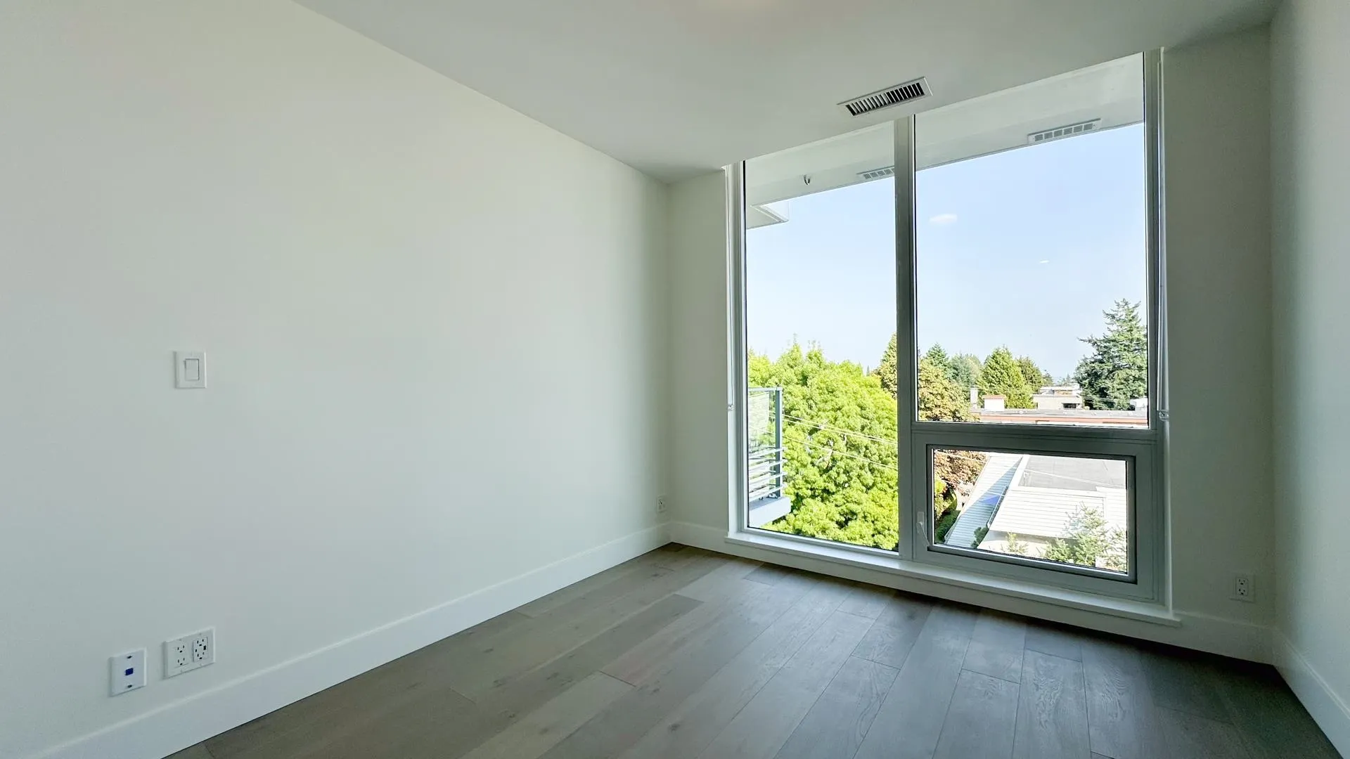 408 1342 Johnston Road