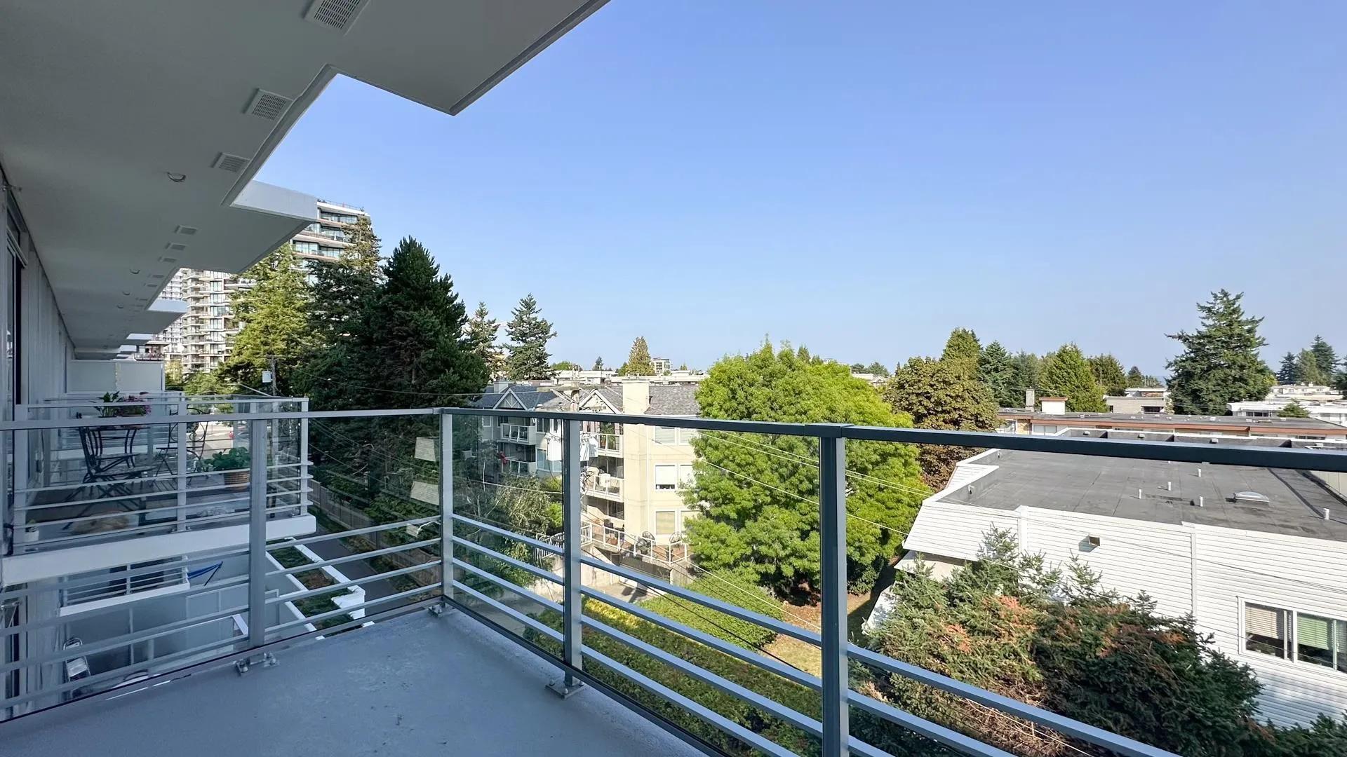 408 1342 Johnston Road
