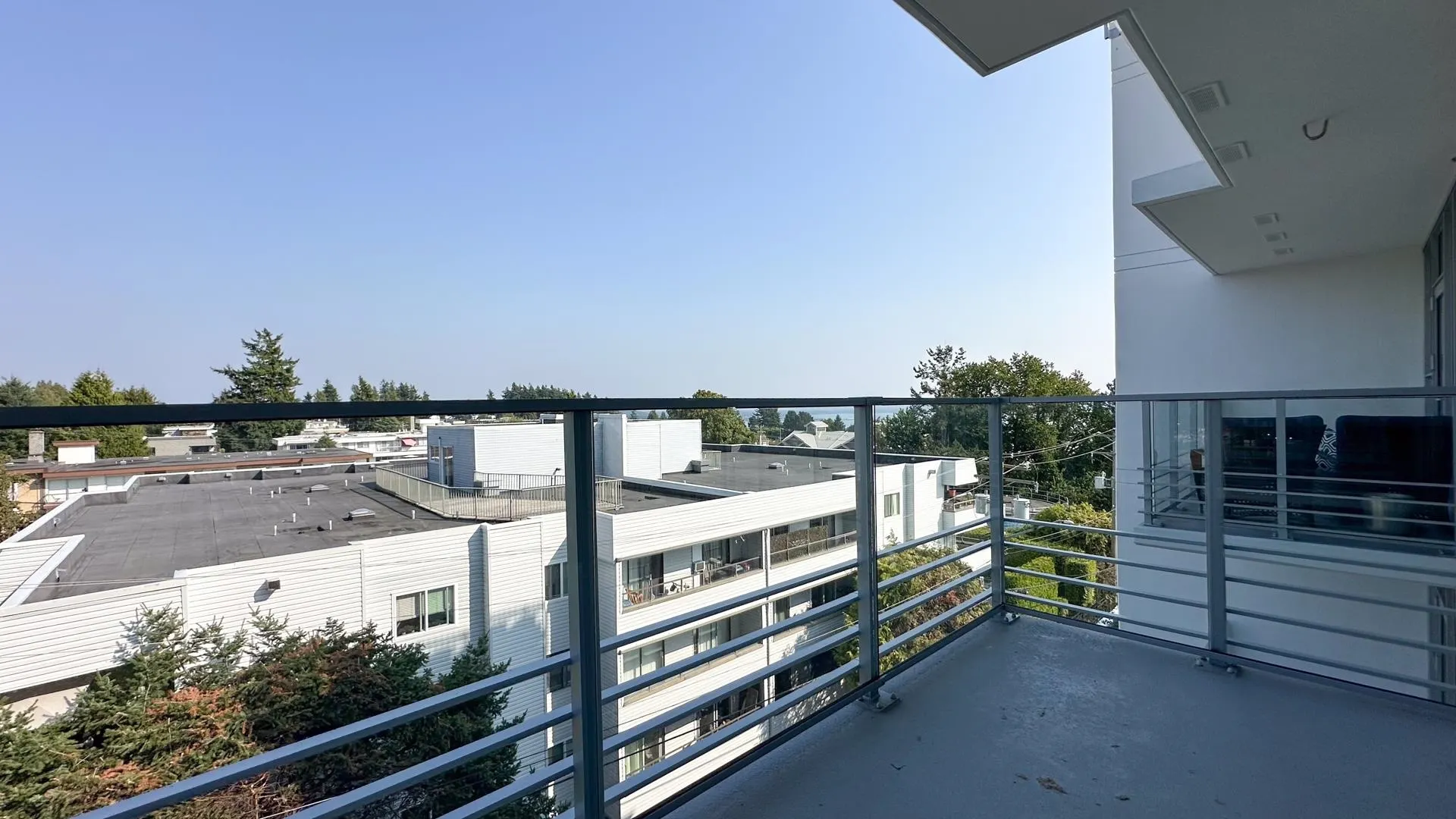 408 1342 Johnston Road