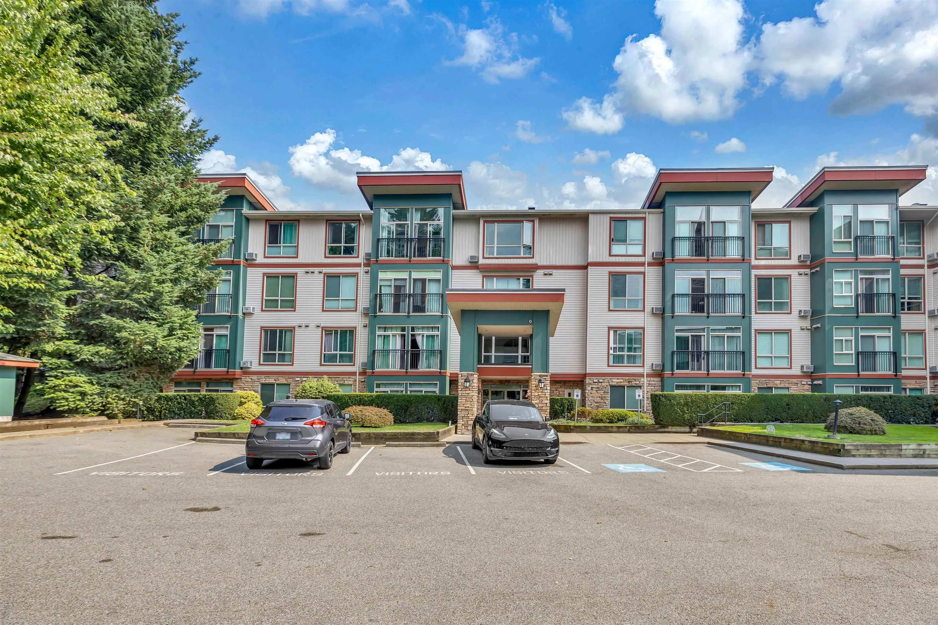 312 33485 South Fraser Way