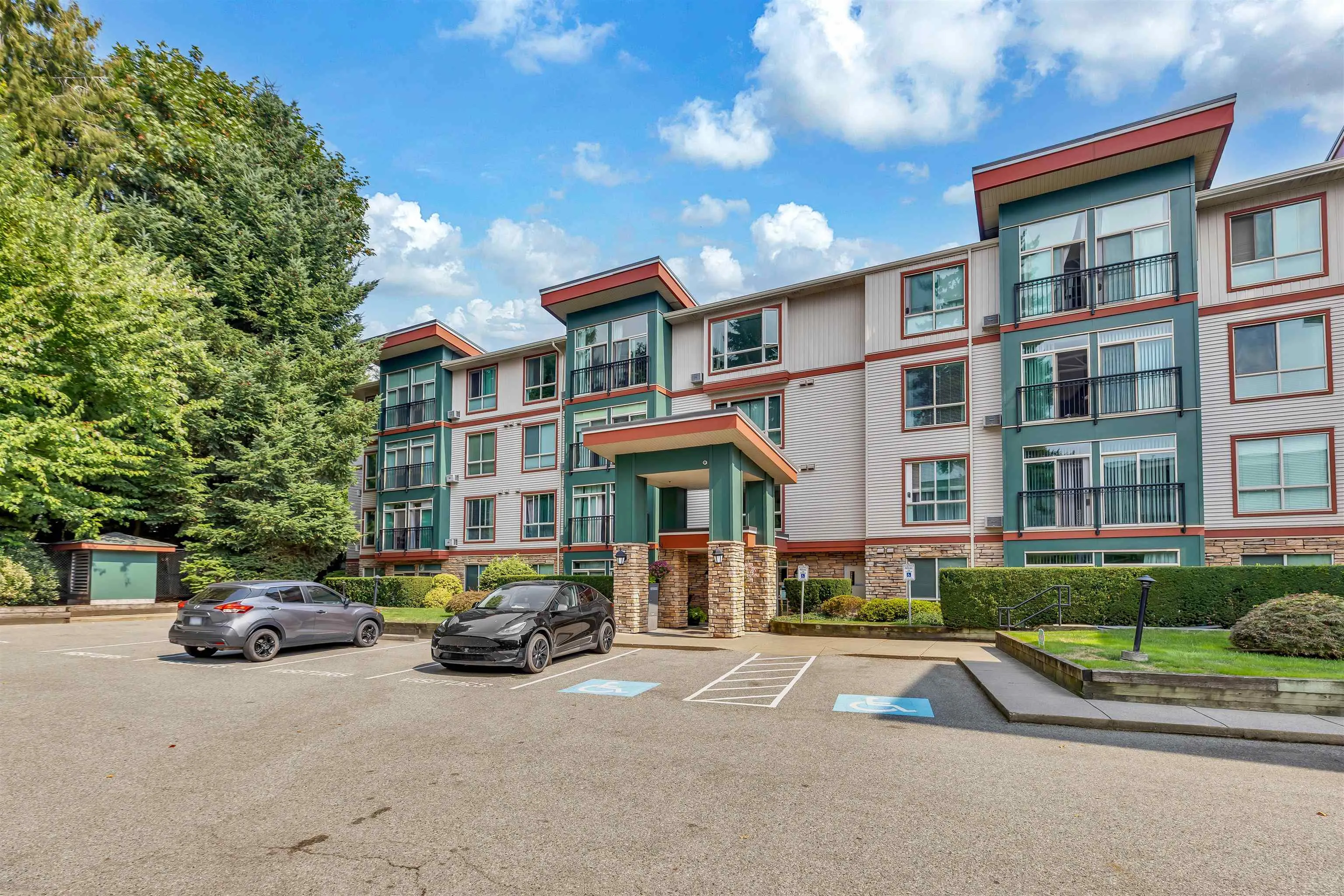 312 33485 South Fraser Way