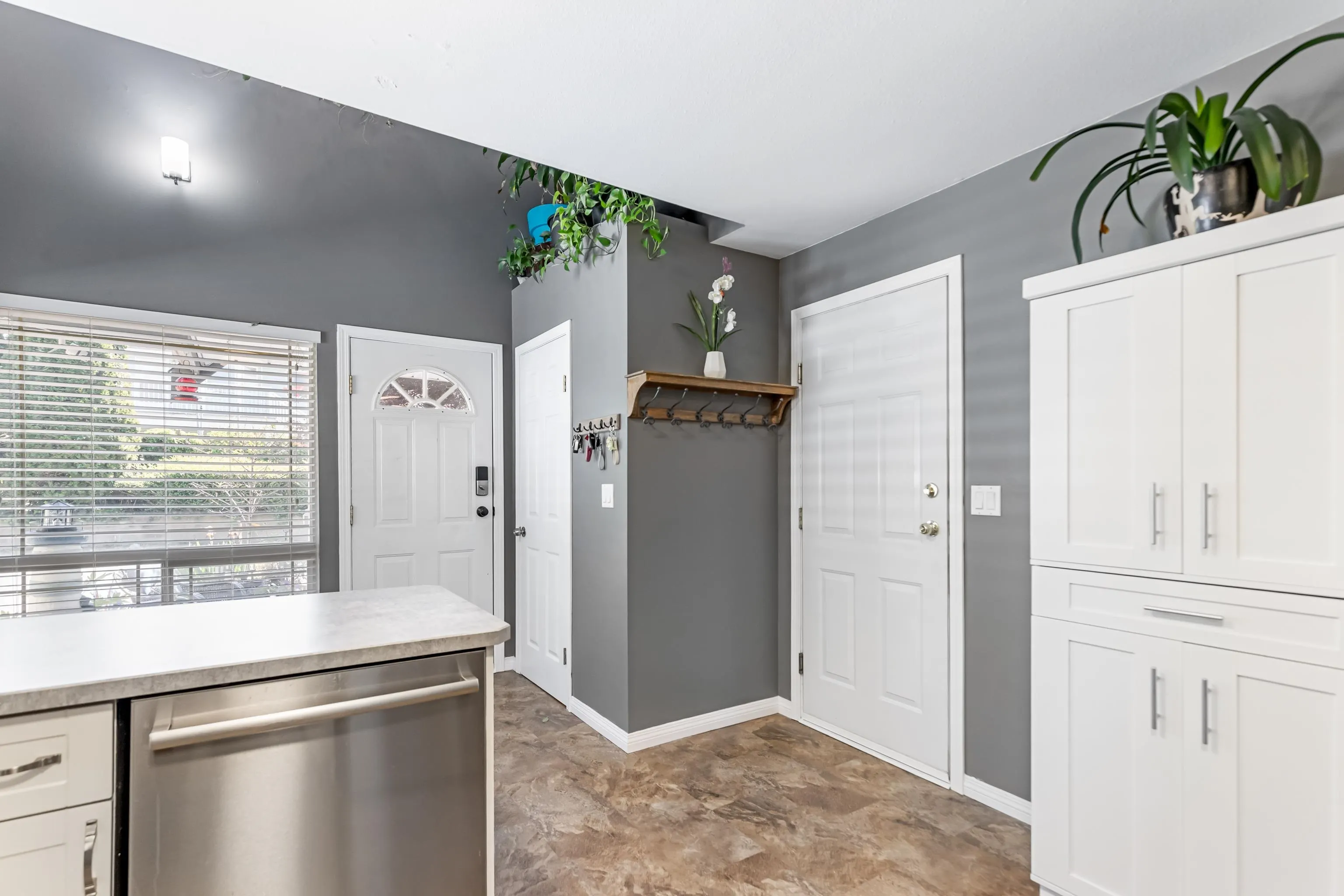 5 22980 Abernethy Lane