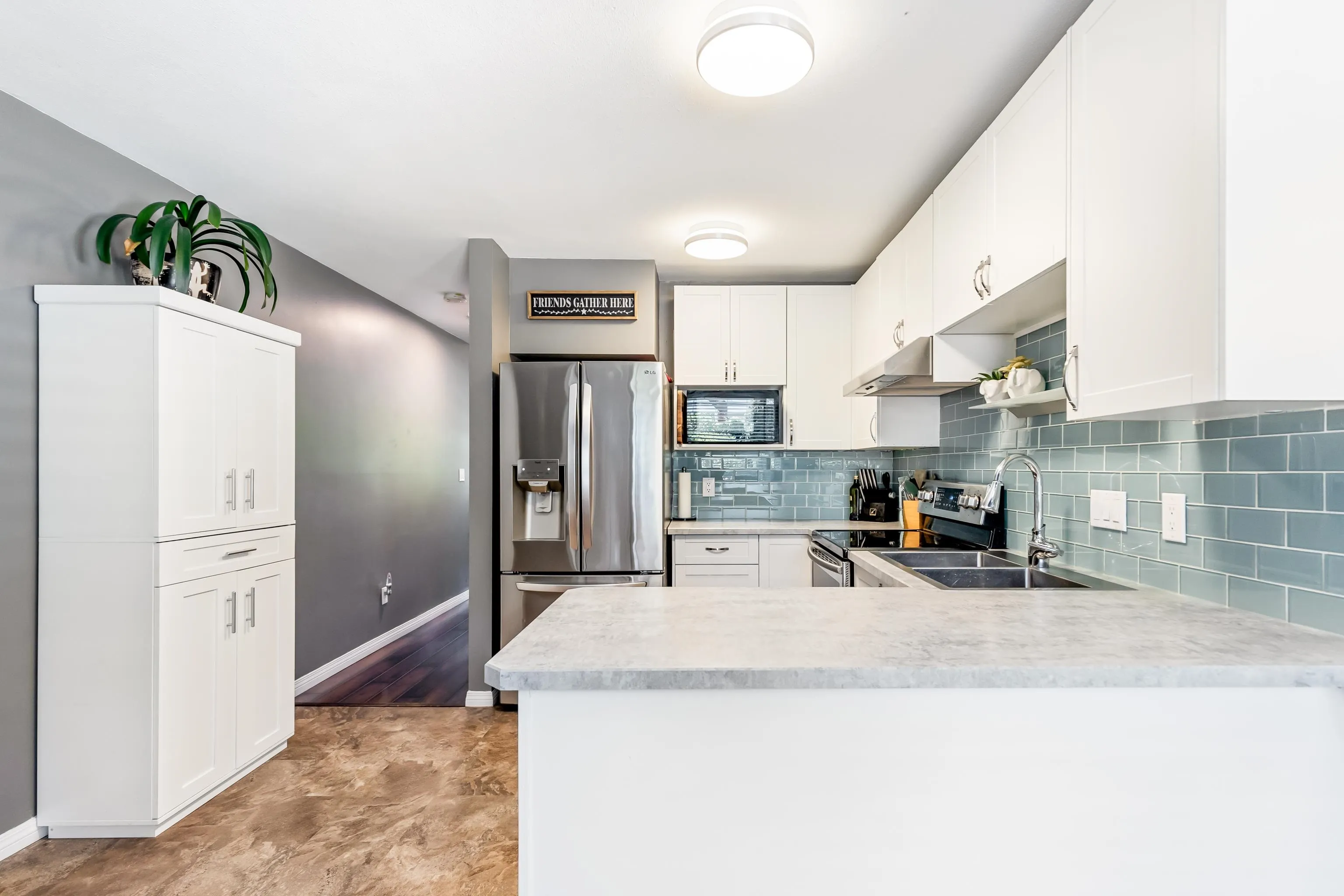 5 22980 Abernethy Lane