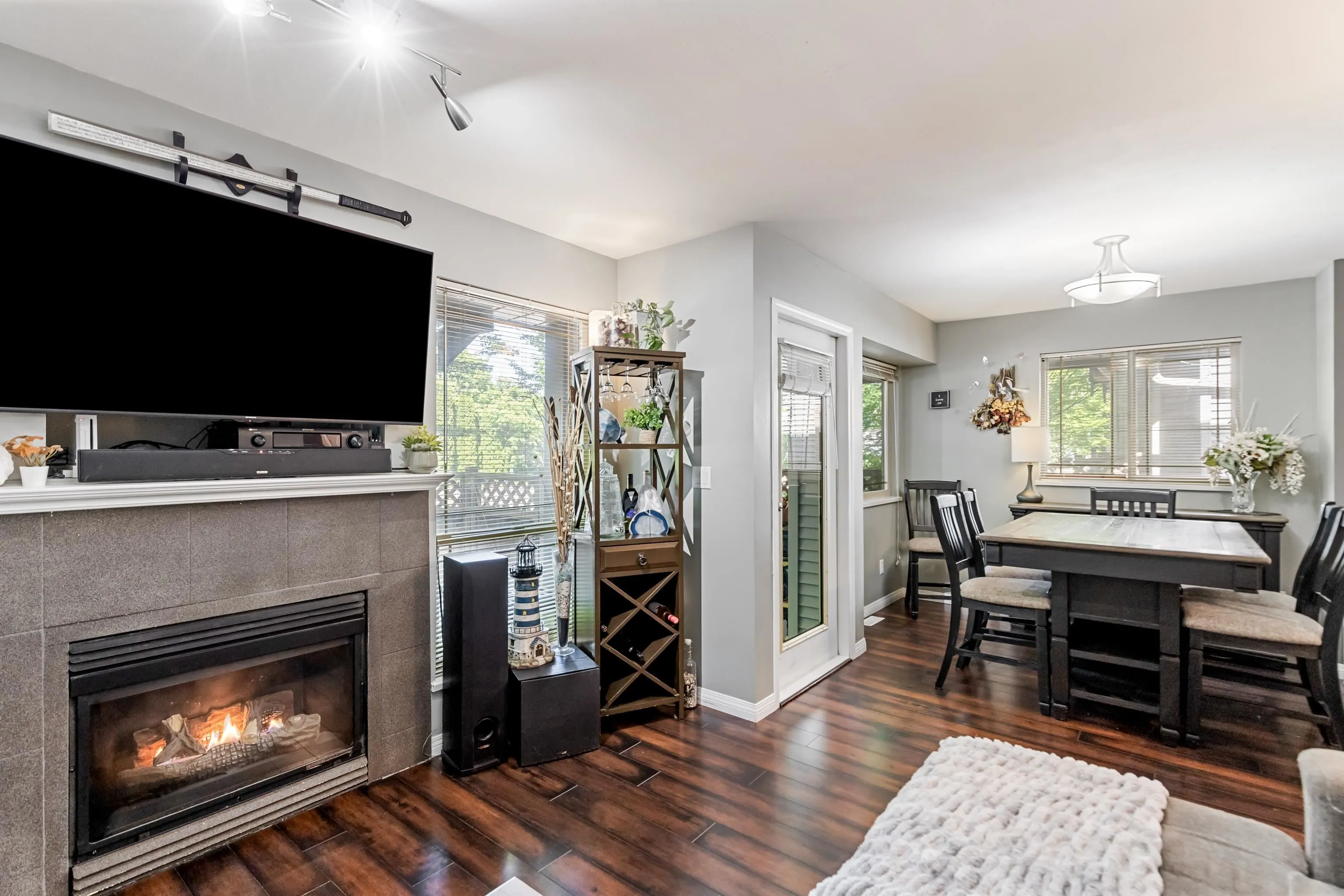 5 22980 Abernethy Lane