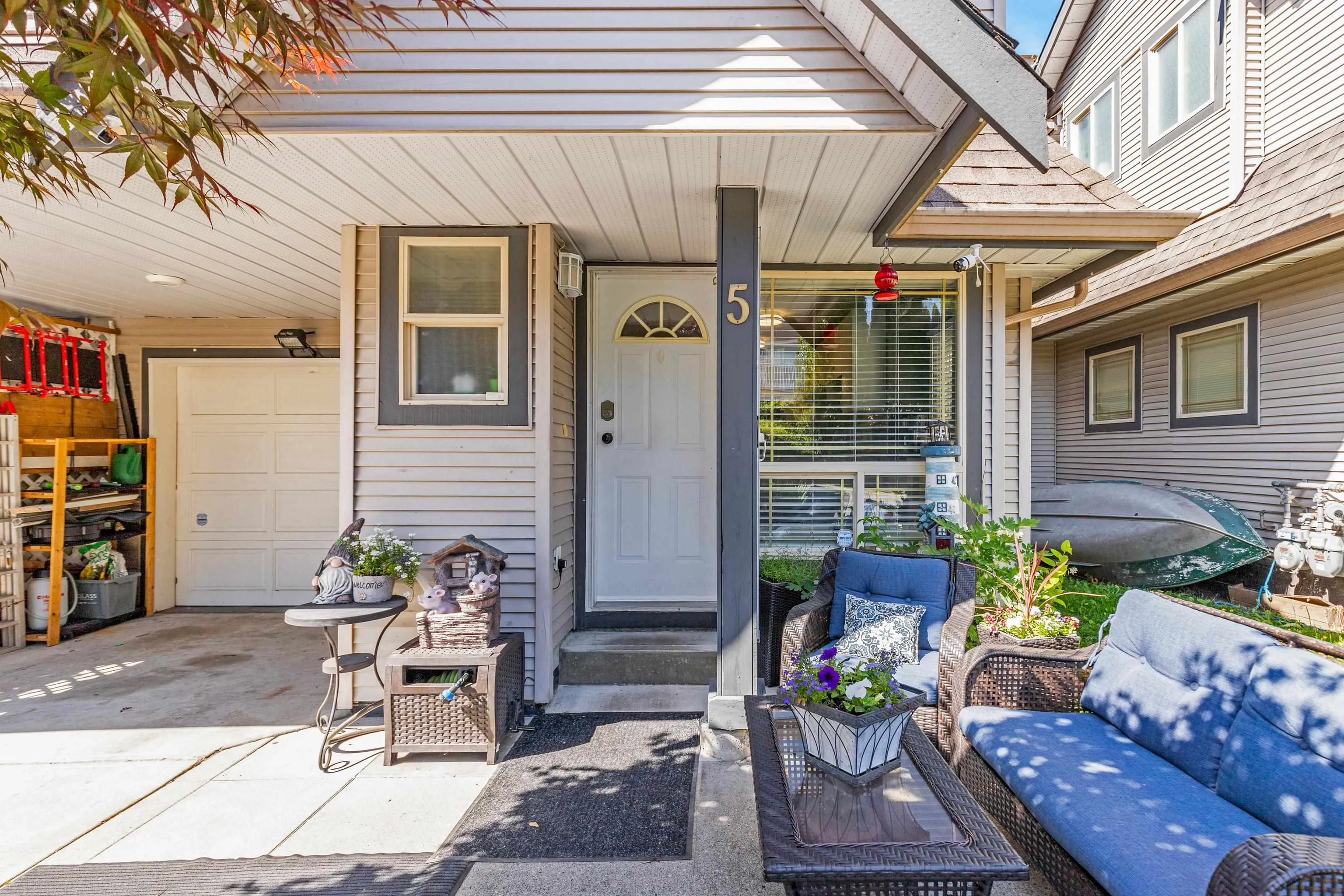 5 22980 Abernethy Lane