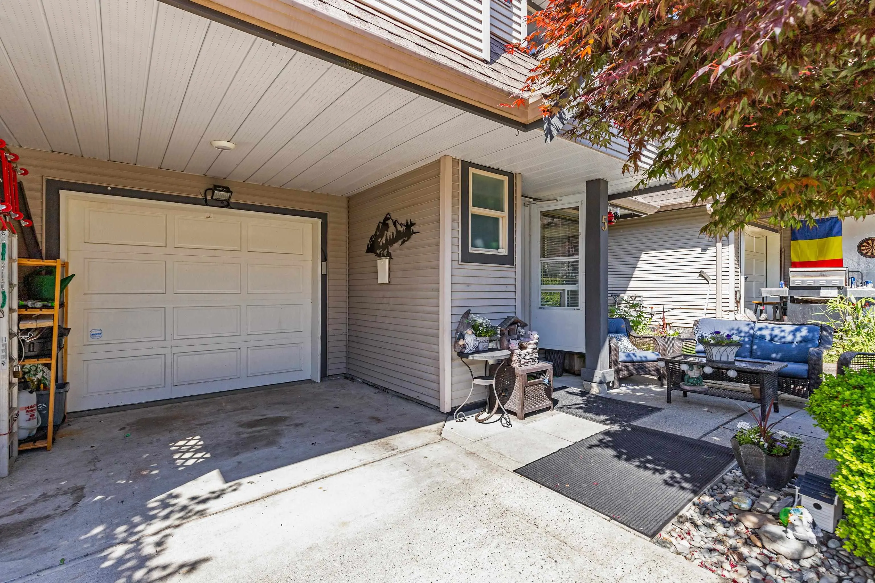 5 22980 Abernethy Lane