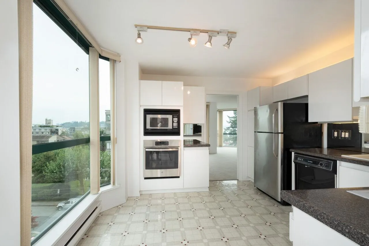 501 1427 Duchess Avenue