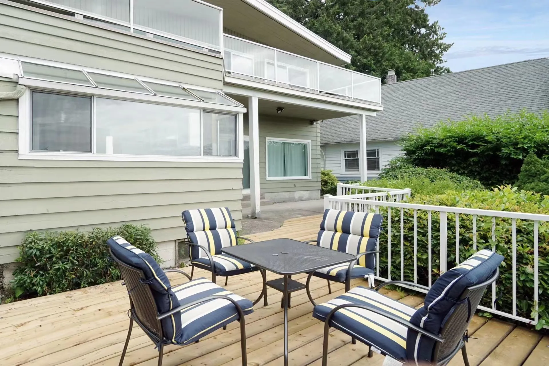 850 Esquimalt Avenue