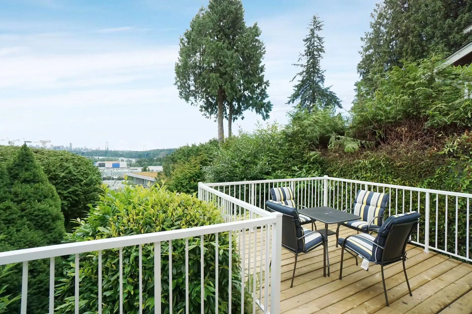 850 Esquimalt Avenue