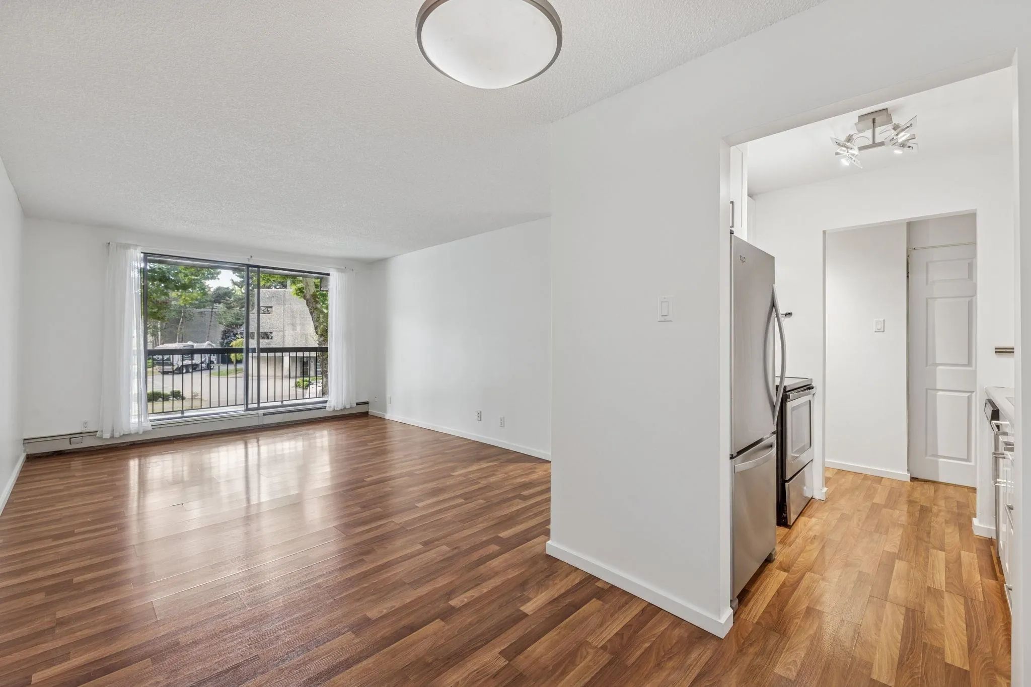 120 8511 Ackroyd Road