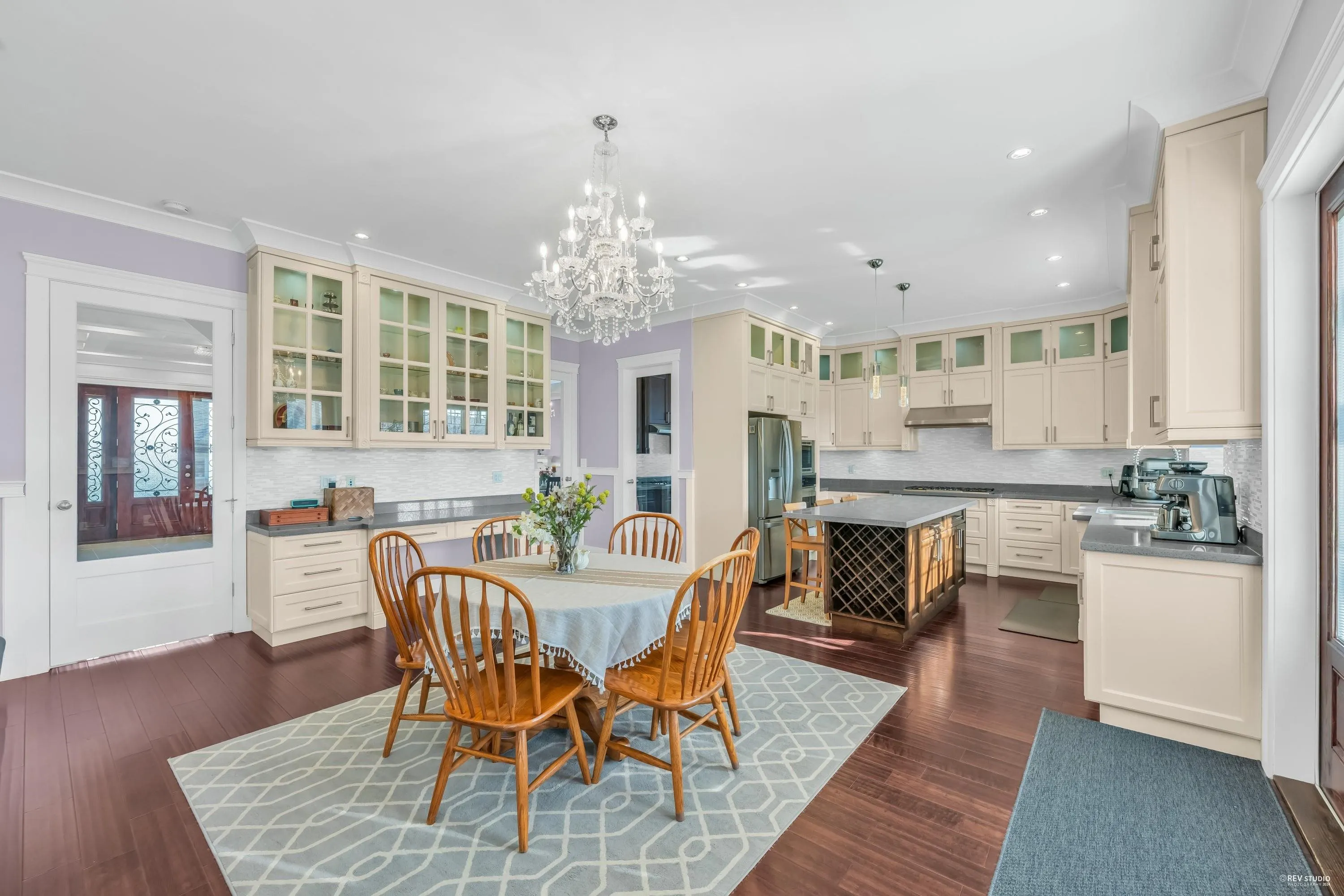 337 E 17th Street