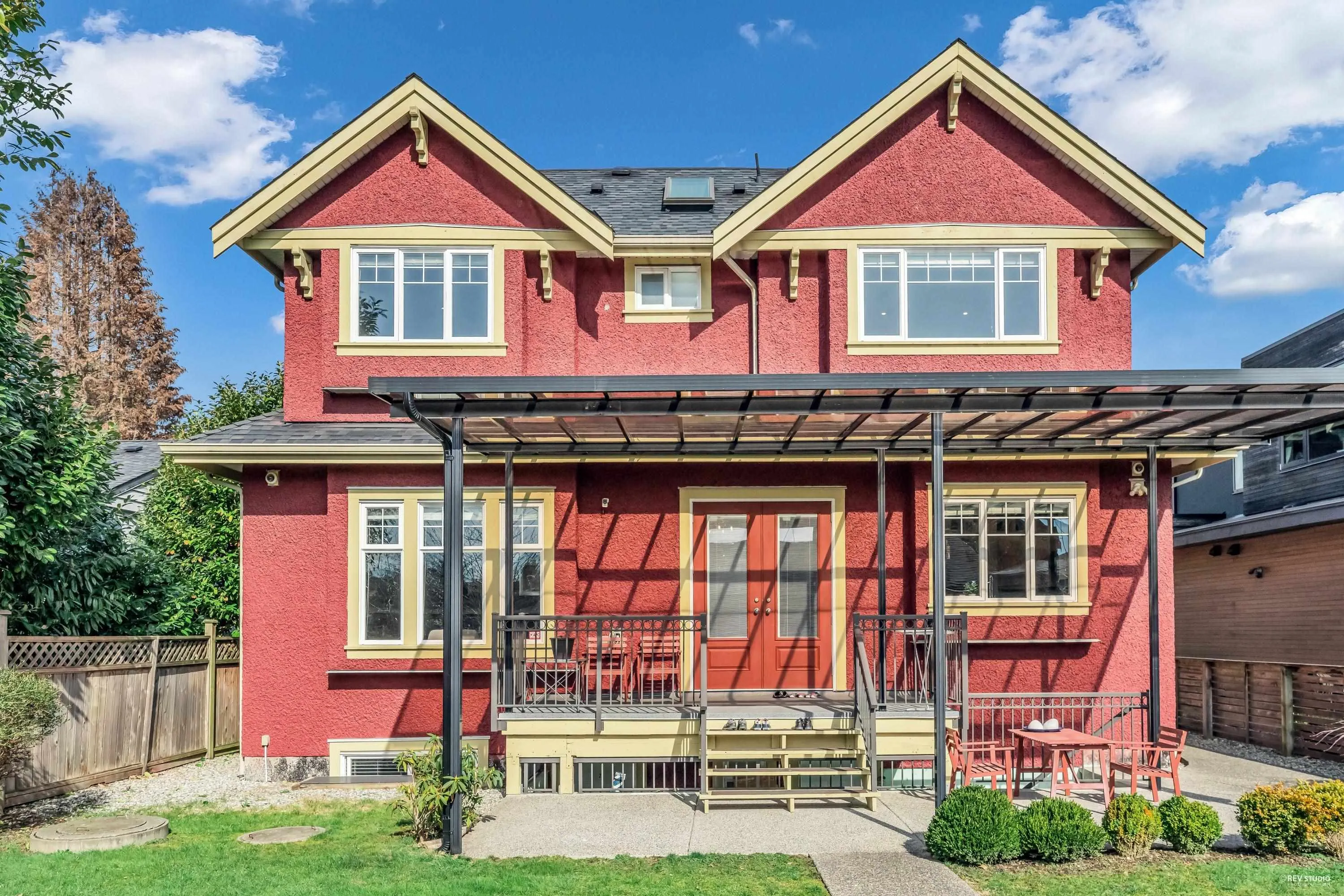 337 E 17th Street