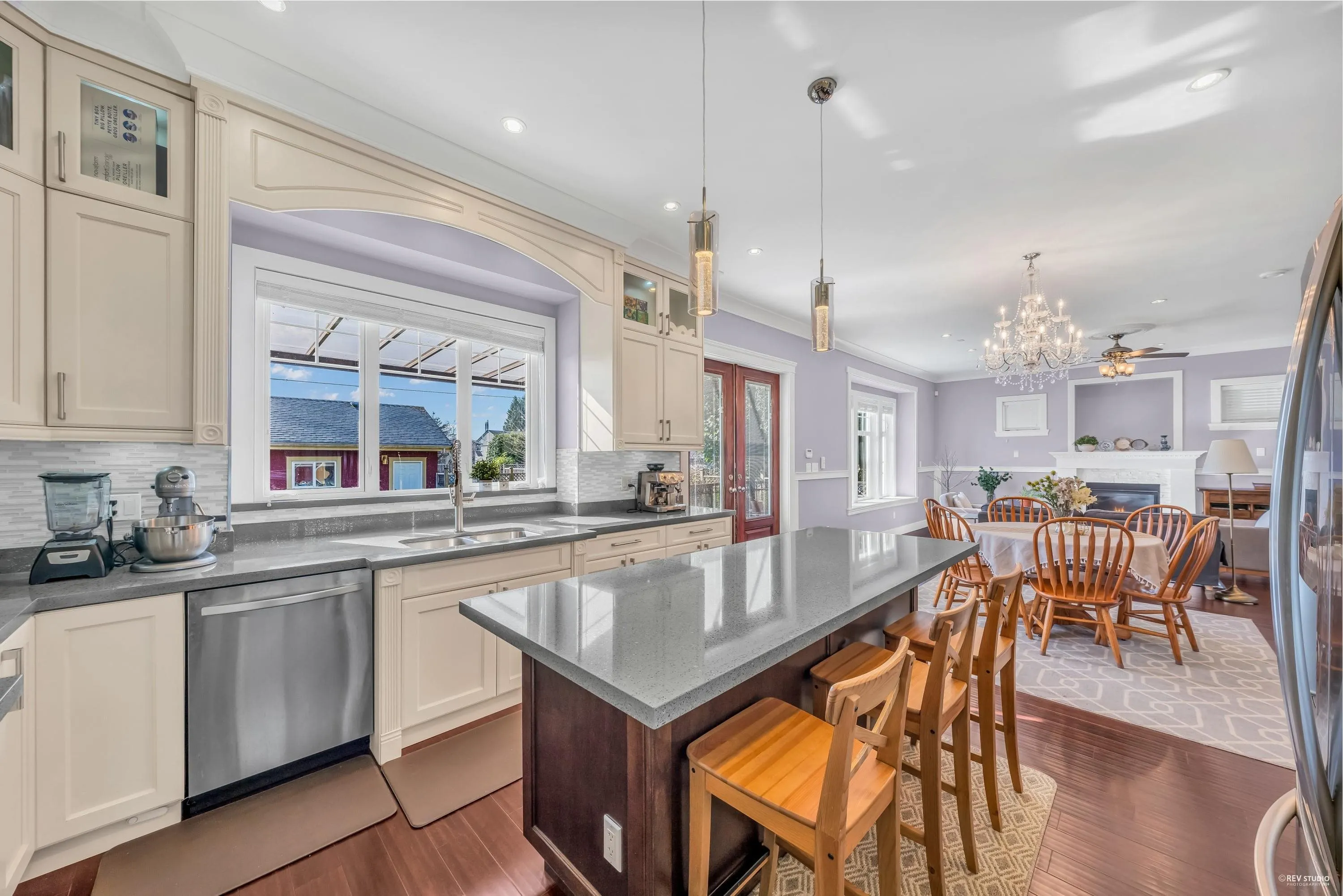 337 E 17th Street