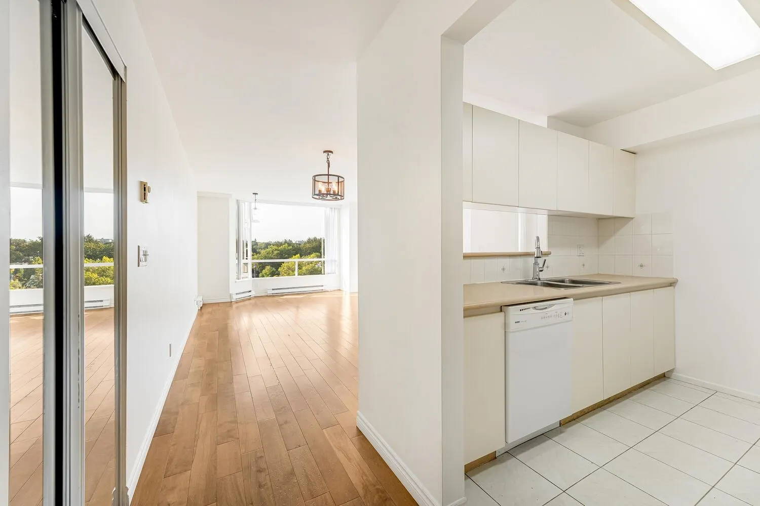 1105 2668 Ash Street