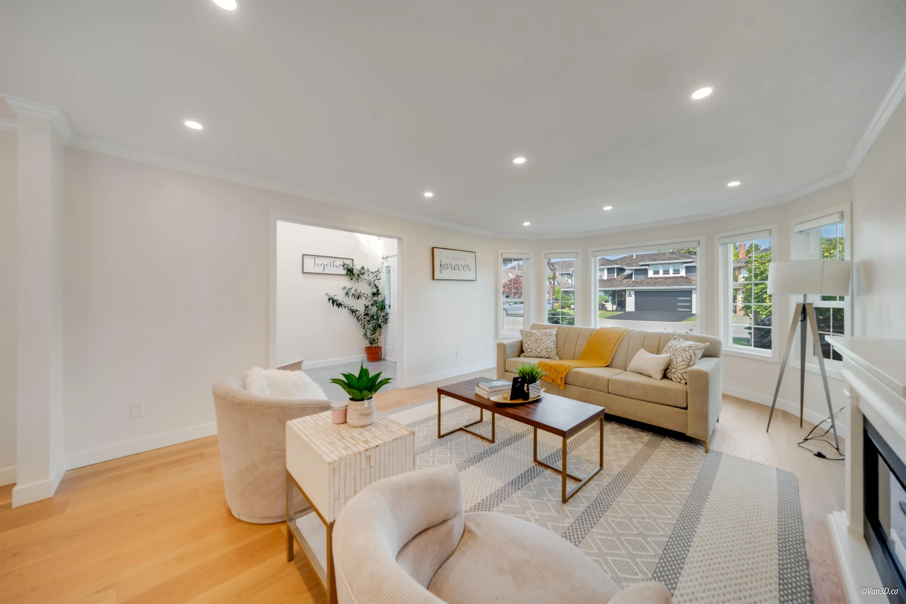 9420 Laka Drive