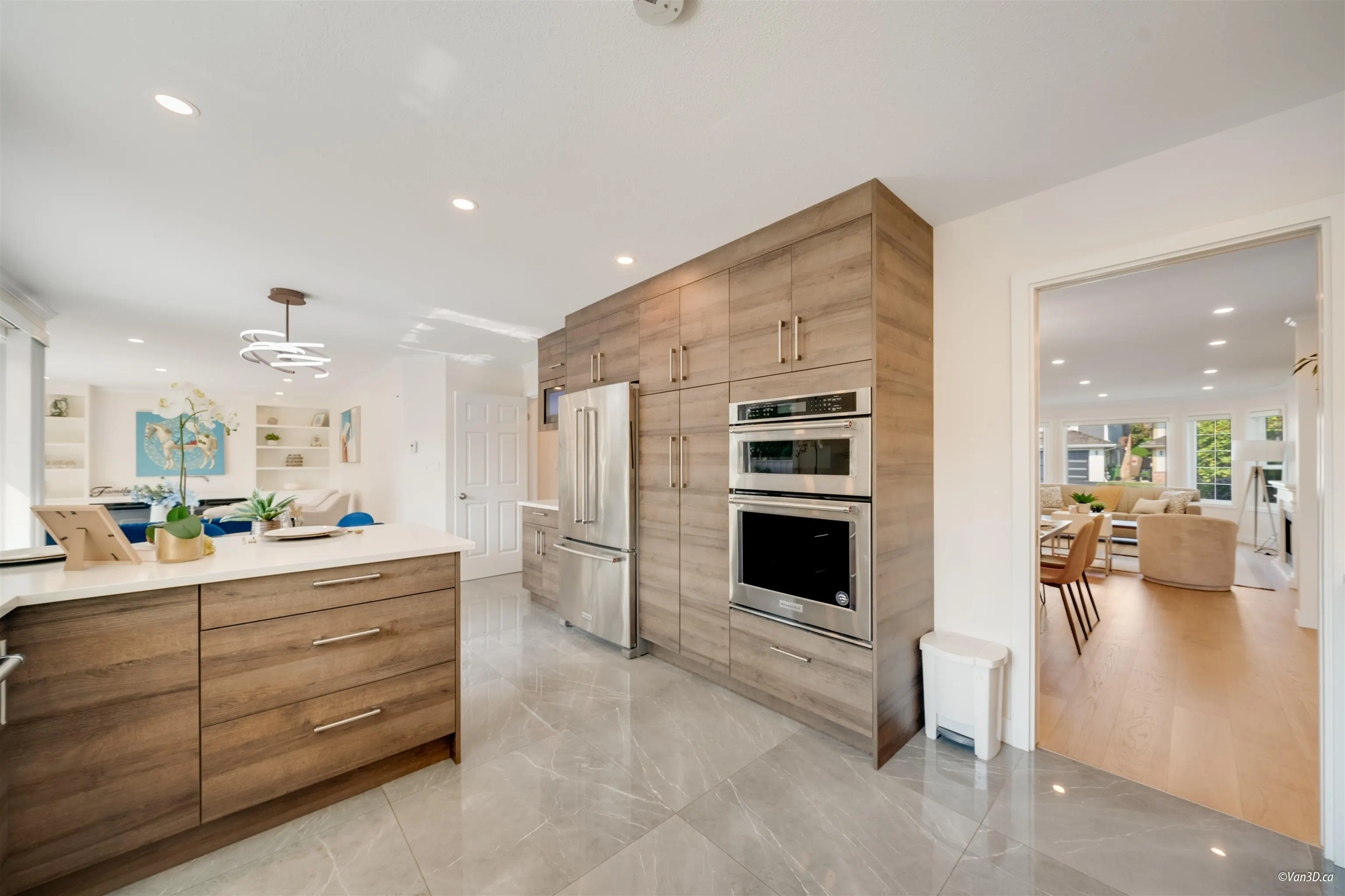 9420 Laka Drive