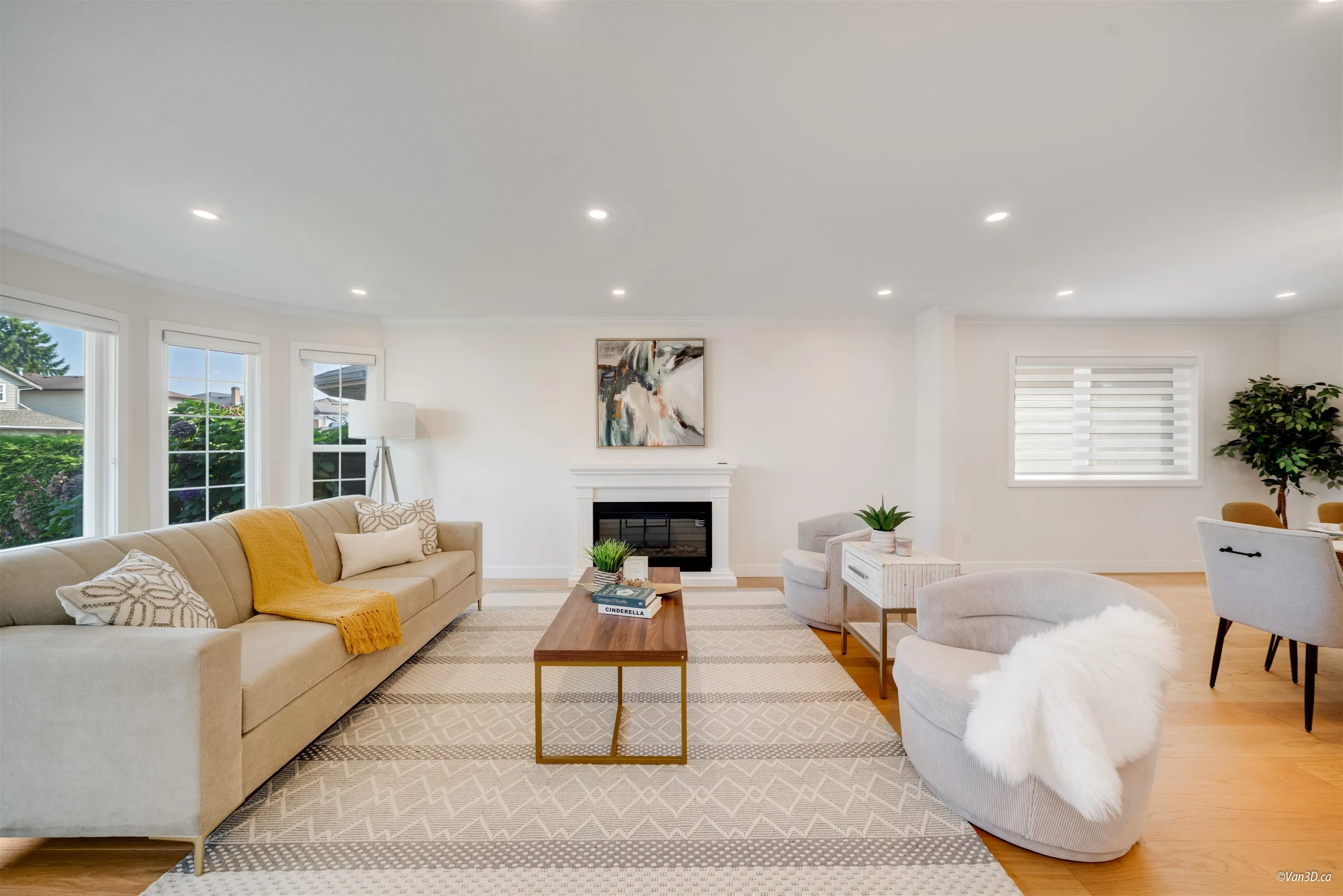 9420 Laka Drive