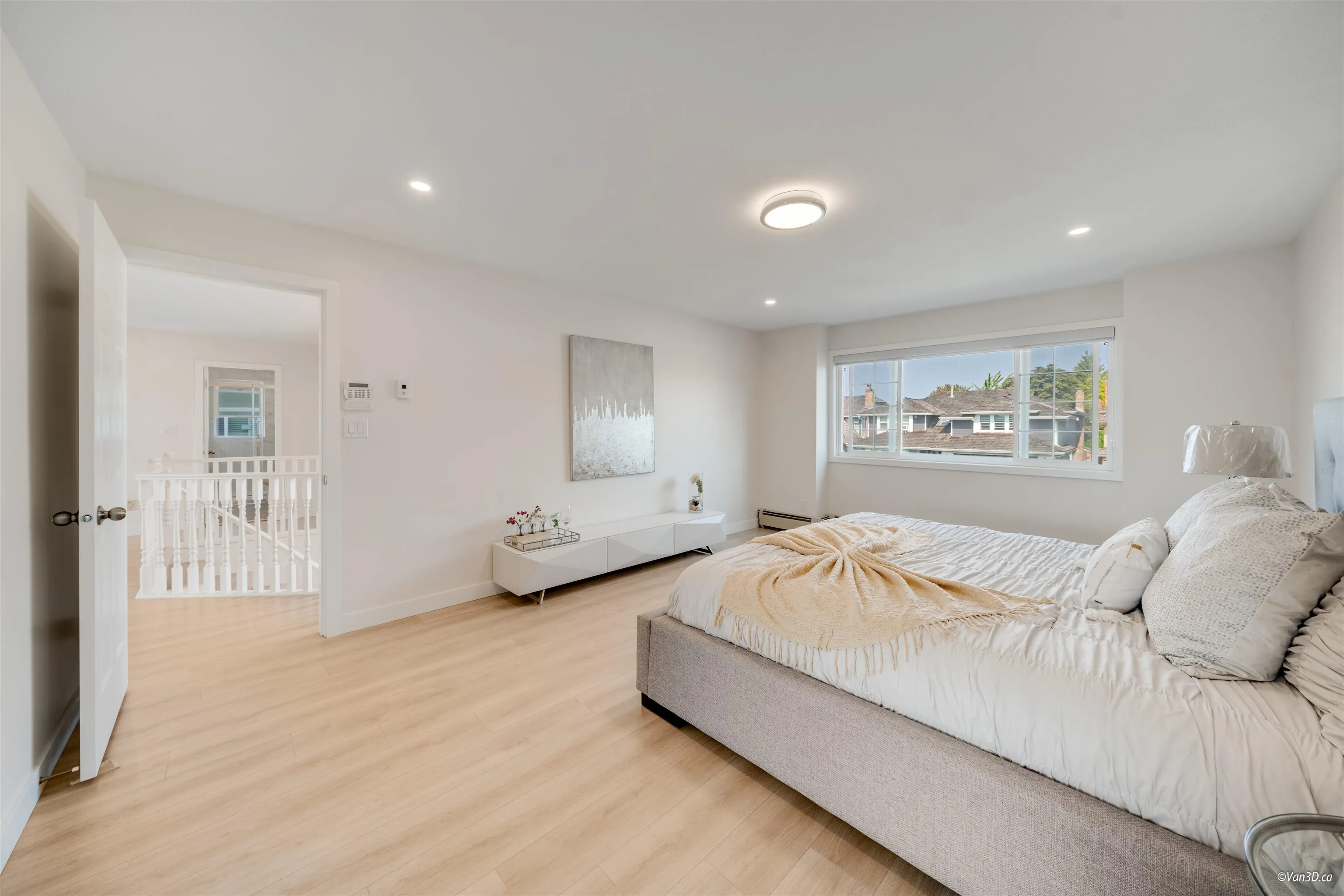 9420 Laka Drive