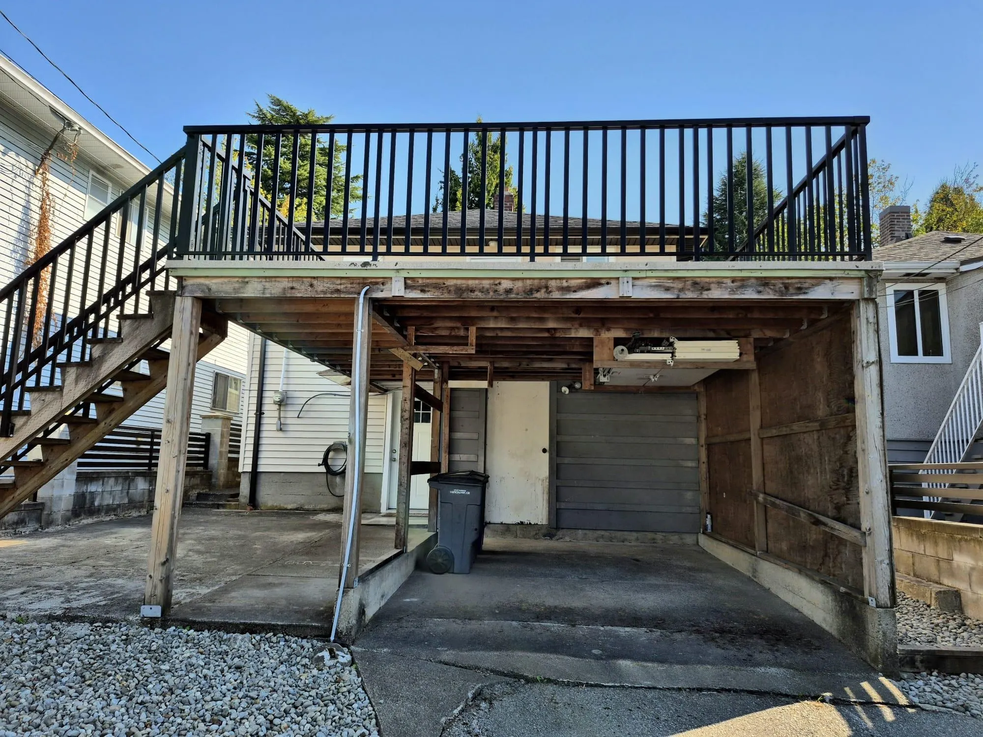 2575 E 29th Avenue