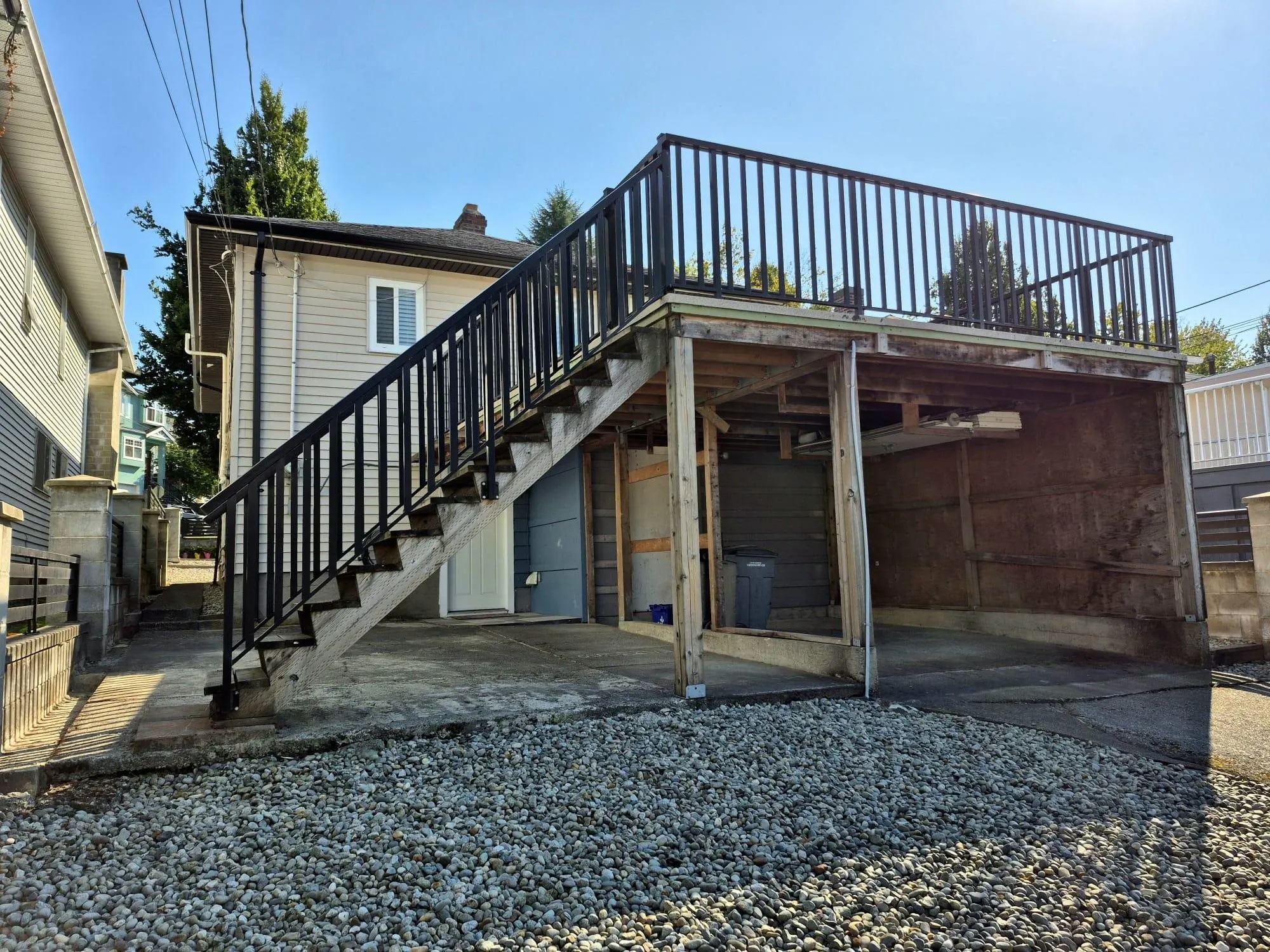 2575 E 29th Avenue