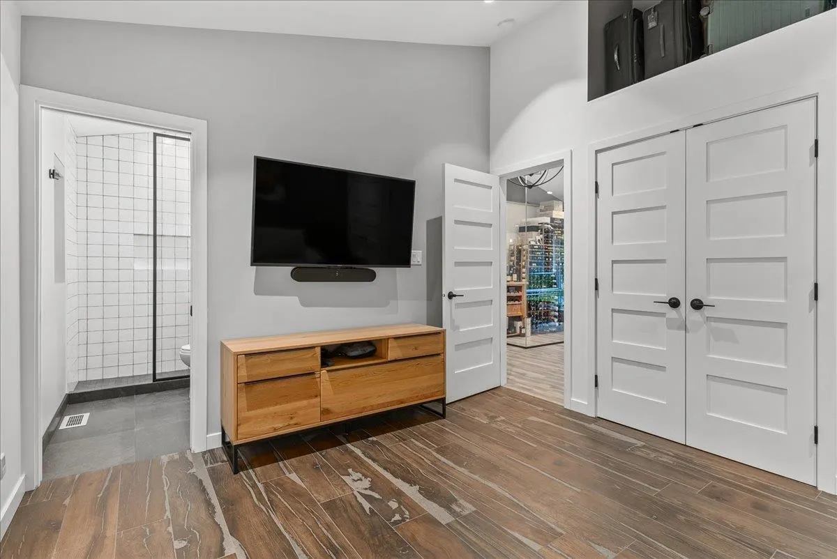 5664 Marine Drive