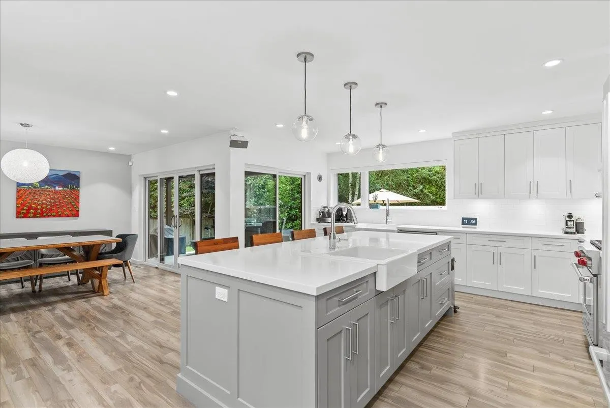 5664 Marine Drive