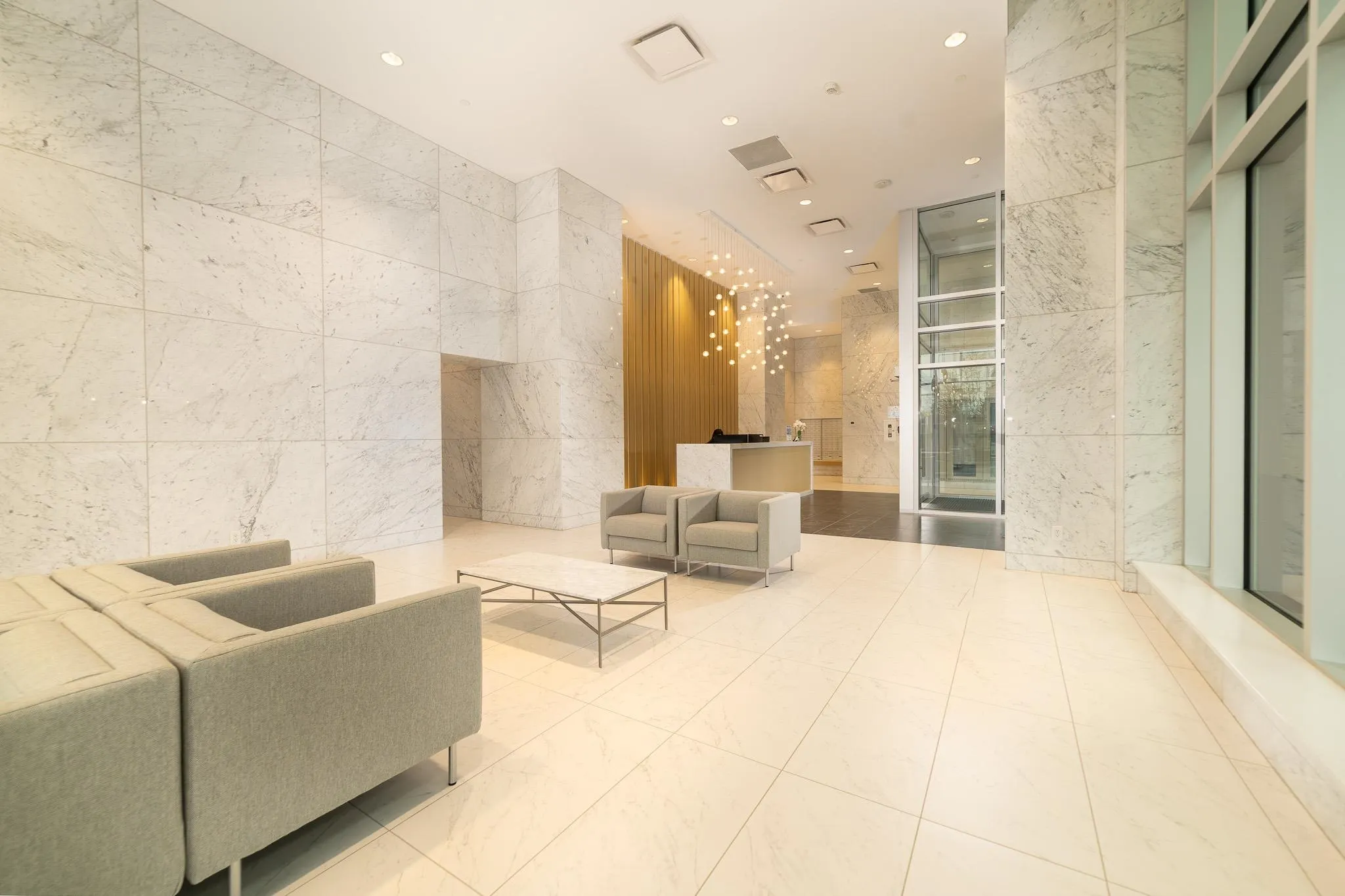 801 2085 Skyline Court