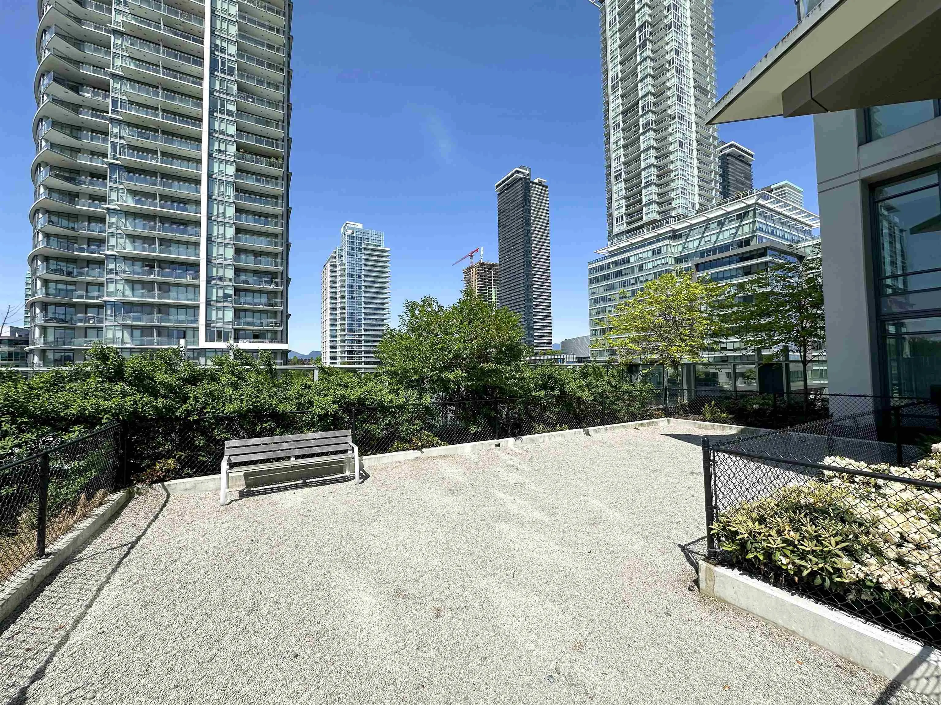 801 2085 Skyline Court