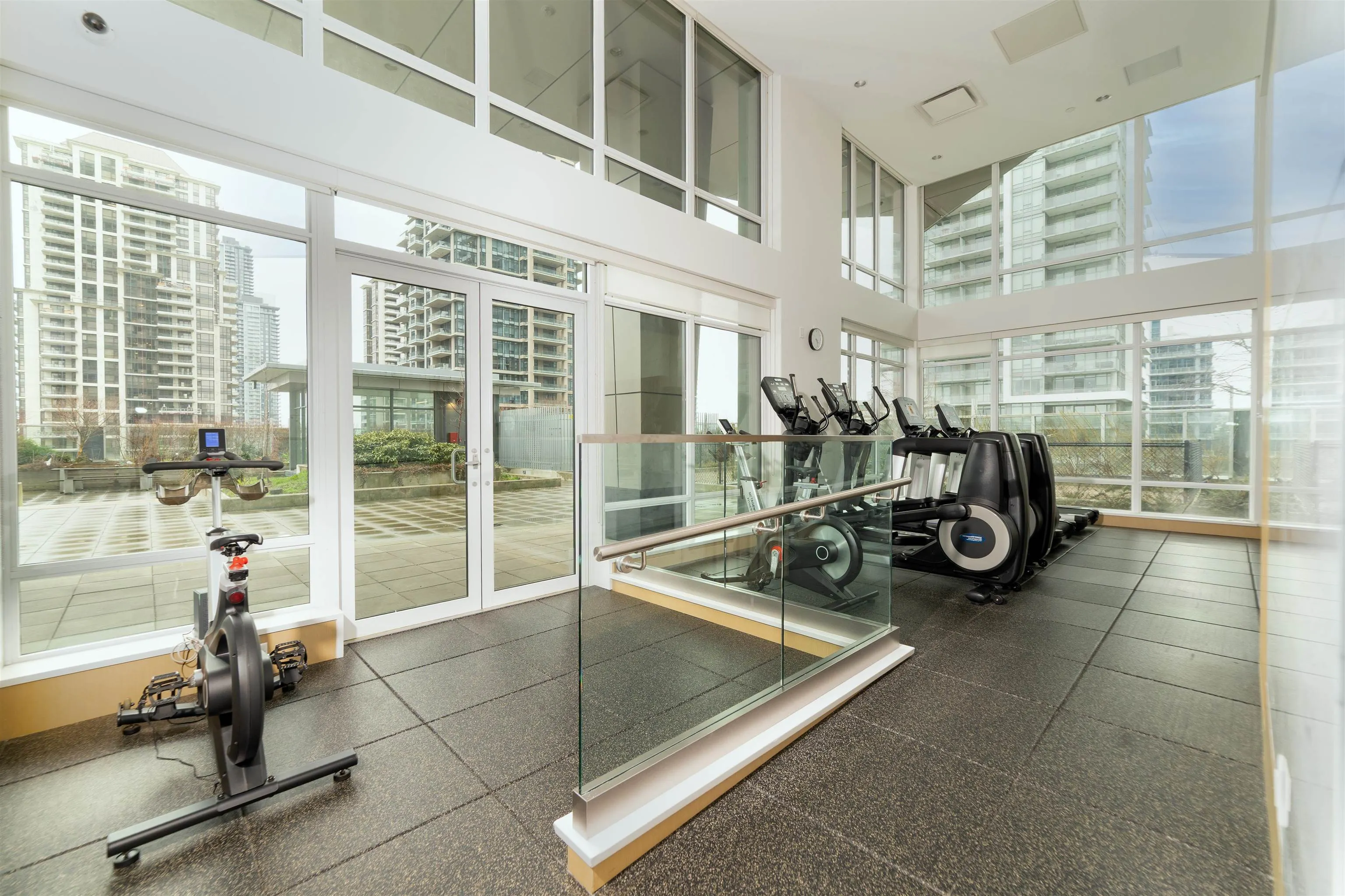 801 2085 Skyline Court