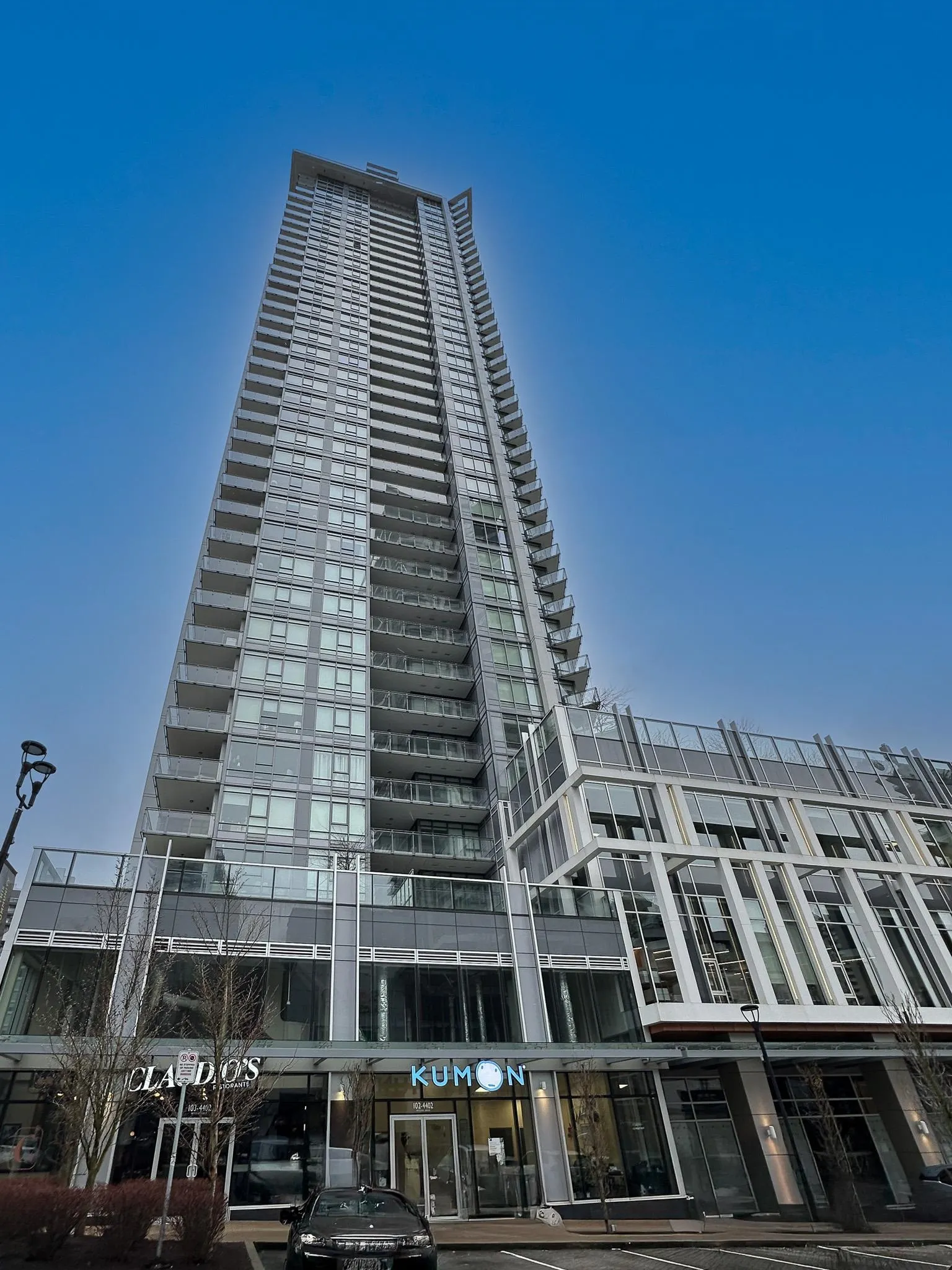 801 2085 Skyline Court