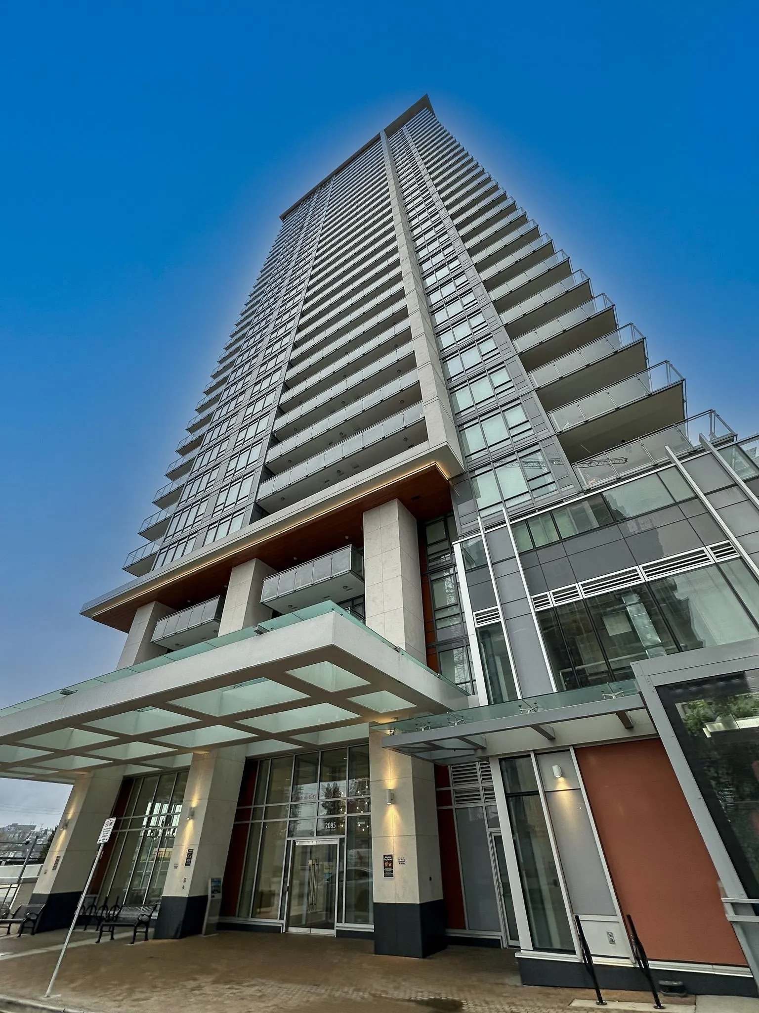 801 2085 Skyline Court
