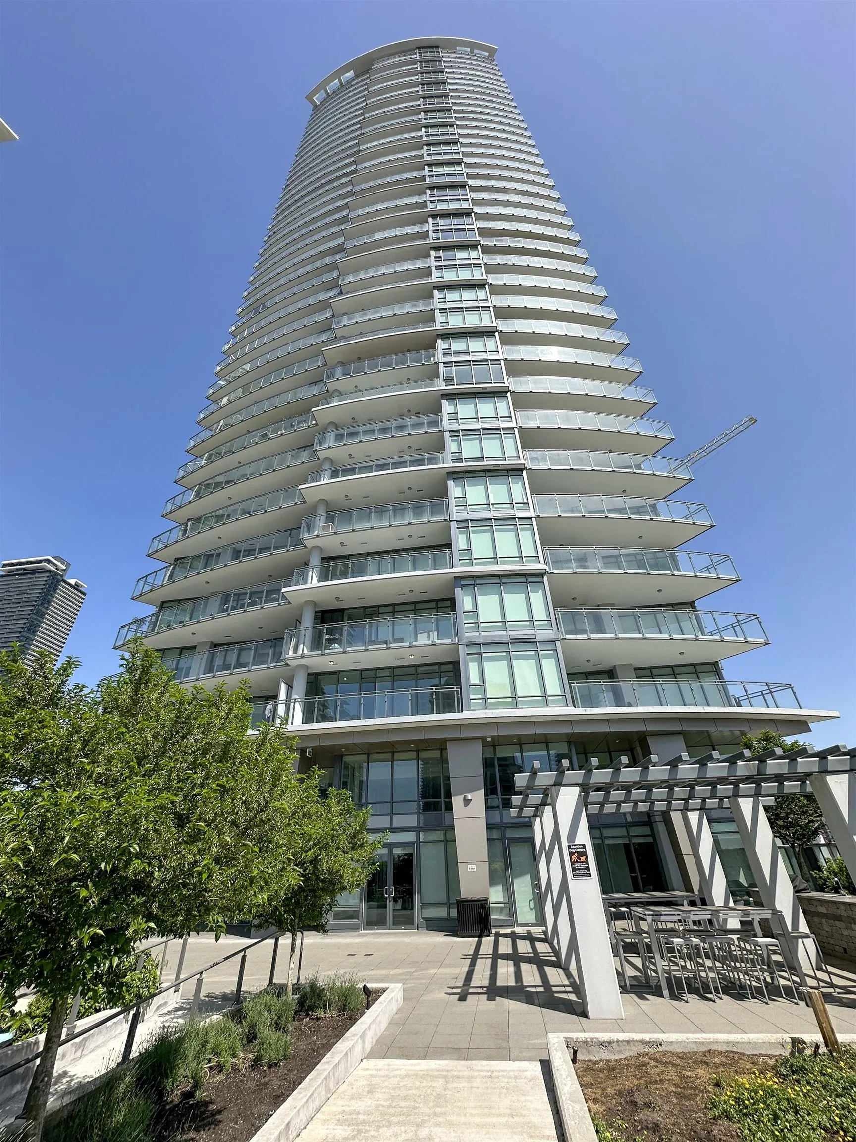 801 2085 Skyline Court