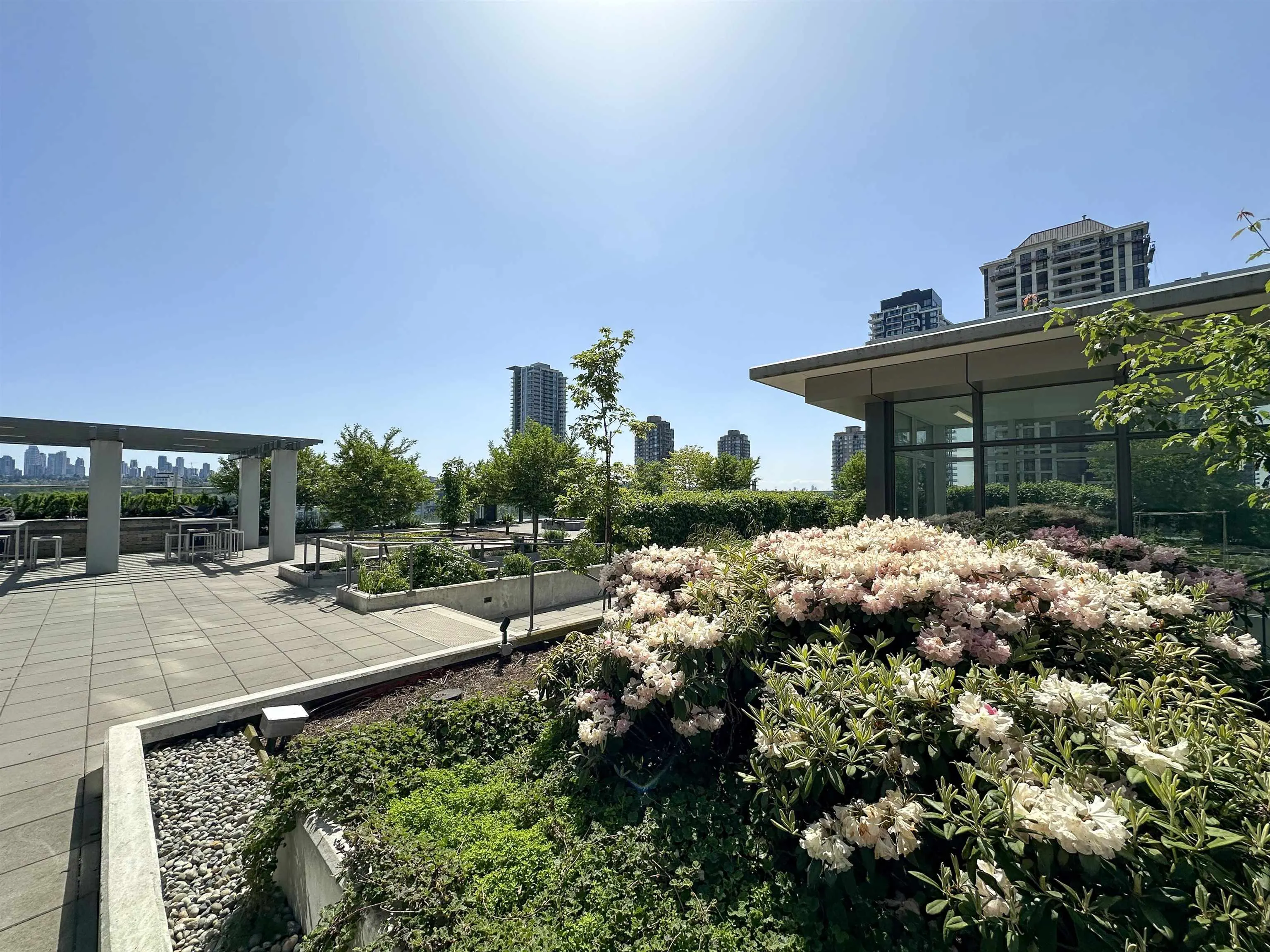 801 2085 Skyline Court
