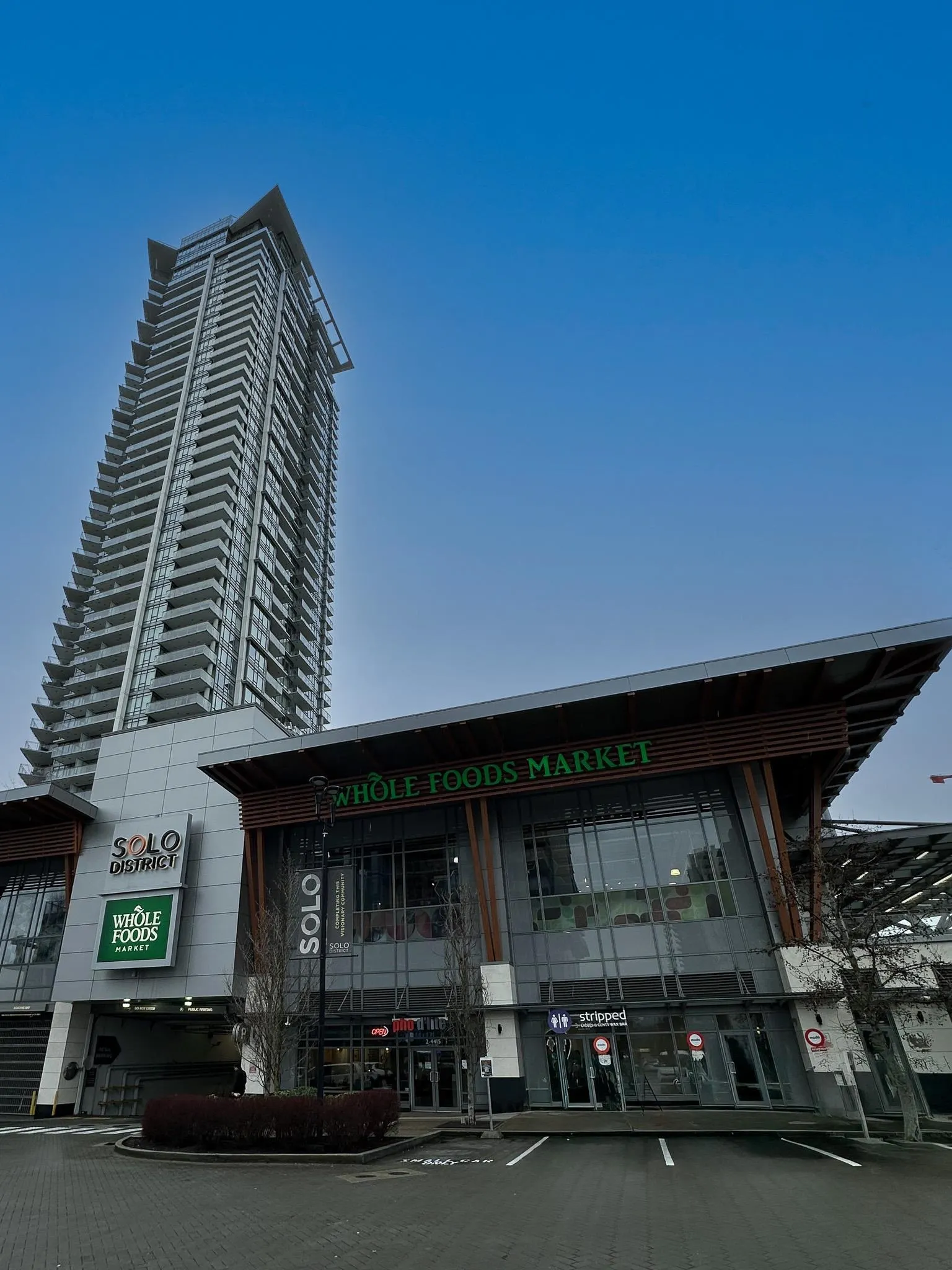 801 2085 Skyline Court