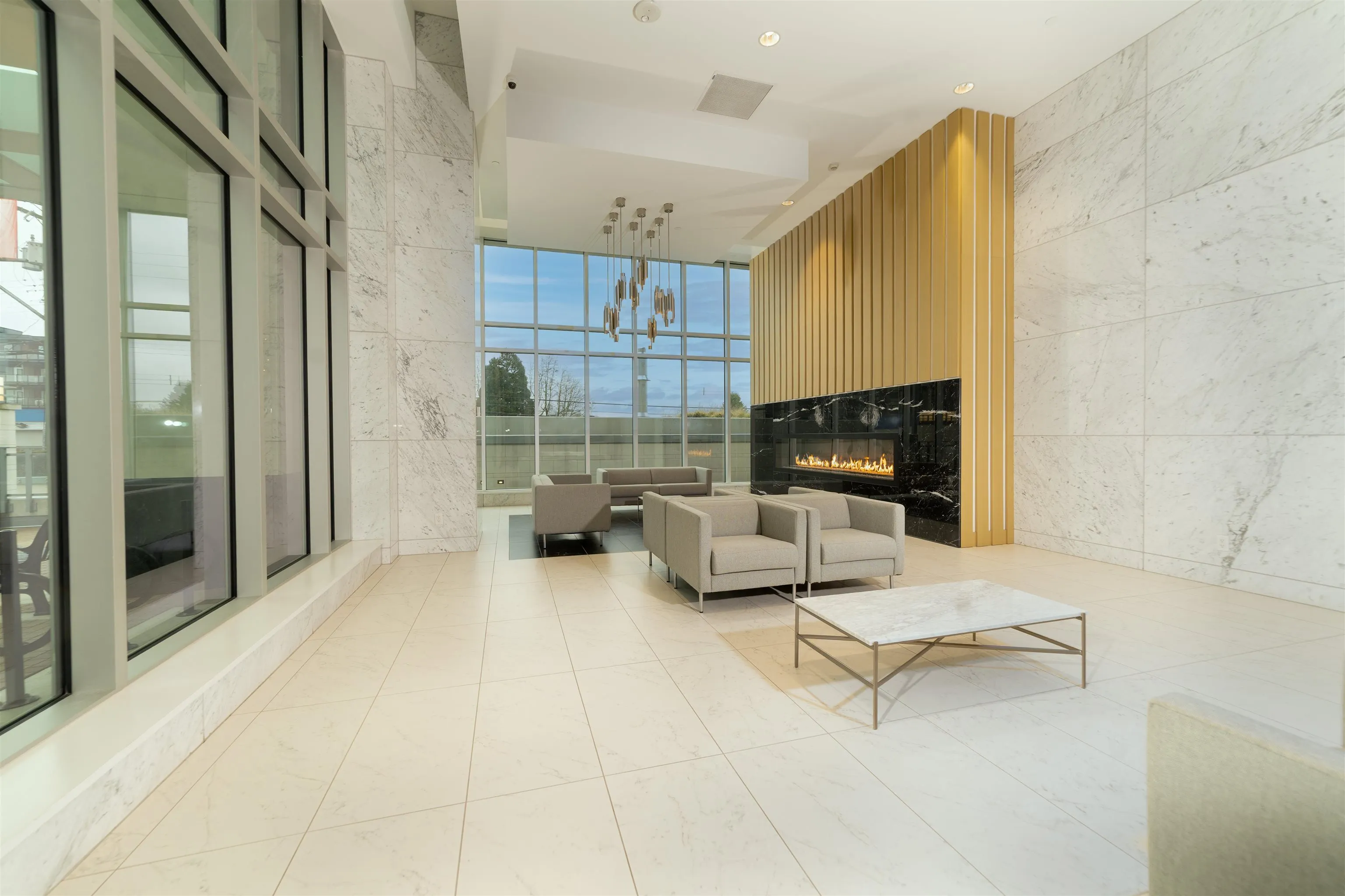 801 2085 Skyline Court