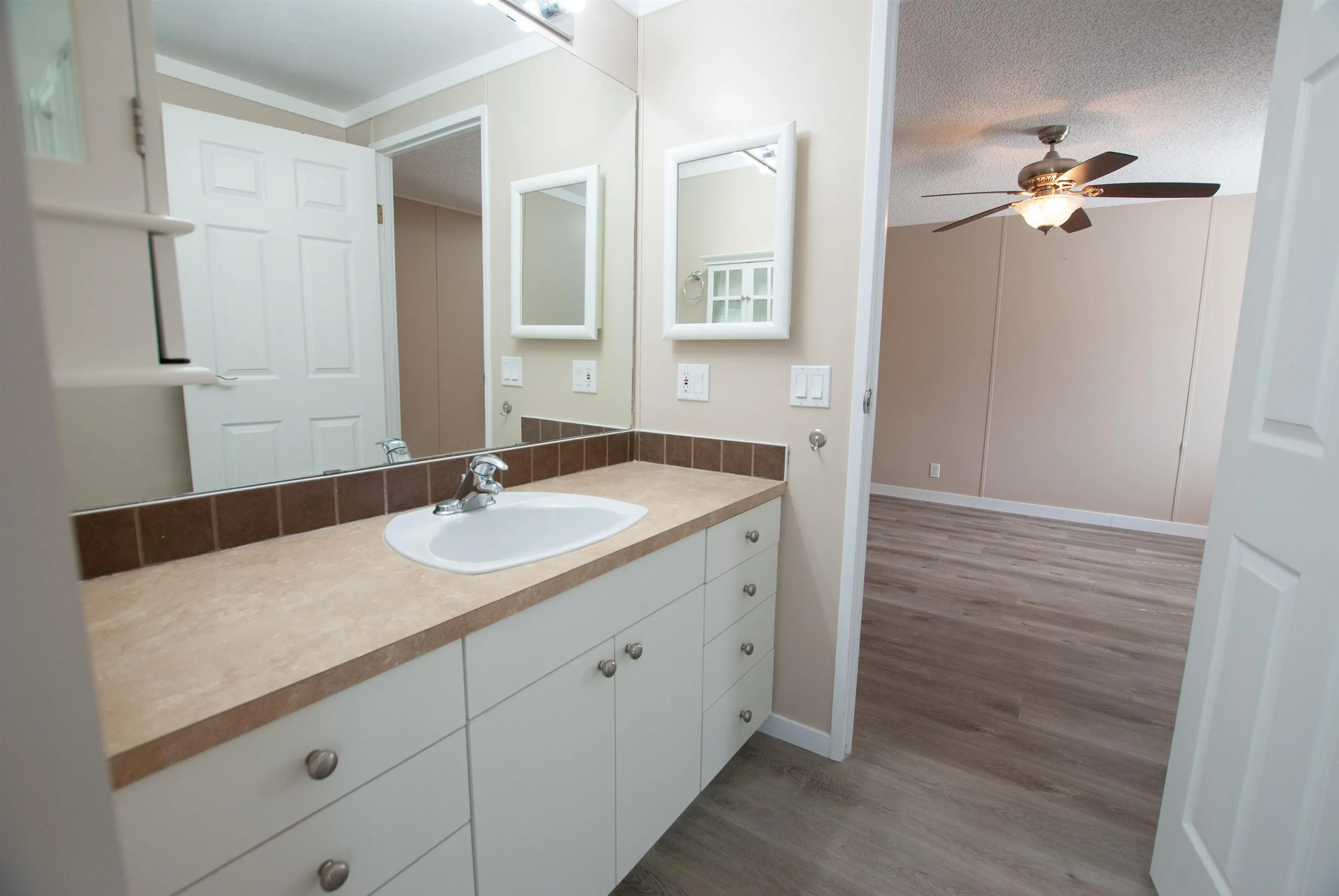 91 41168 Lougheed Highway
