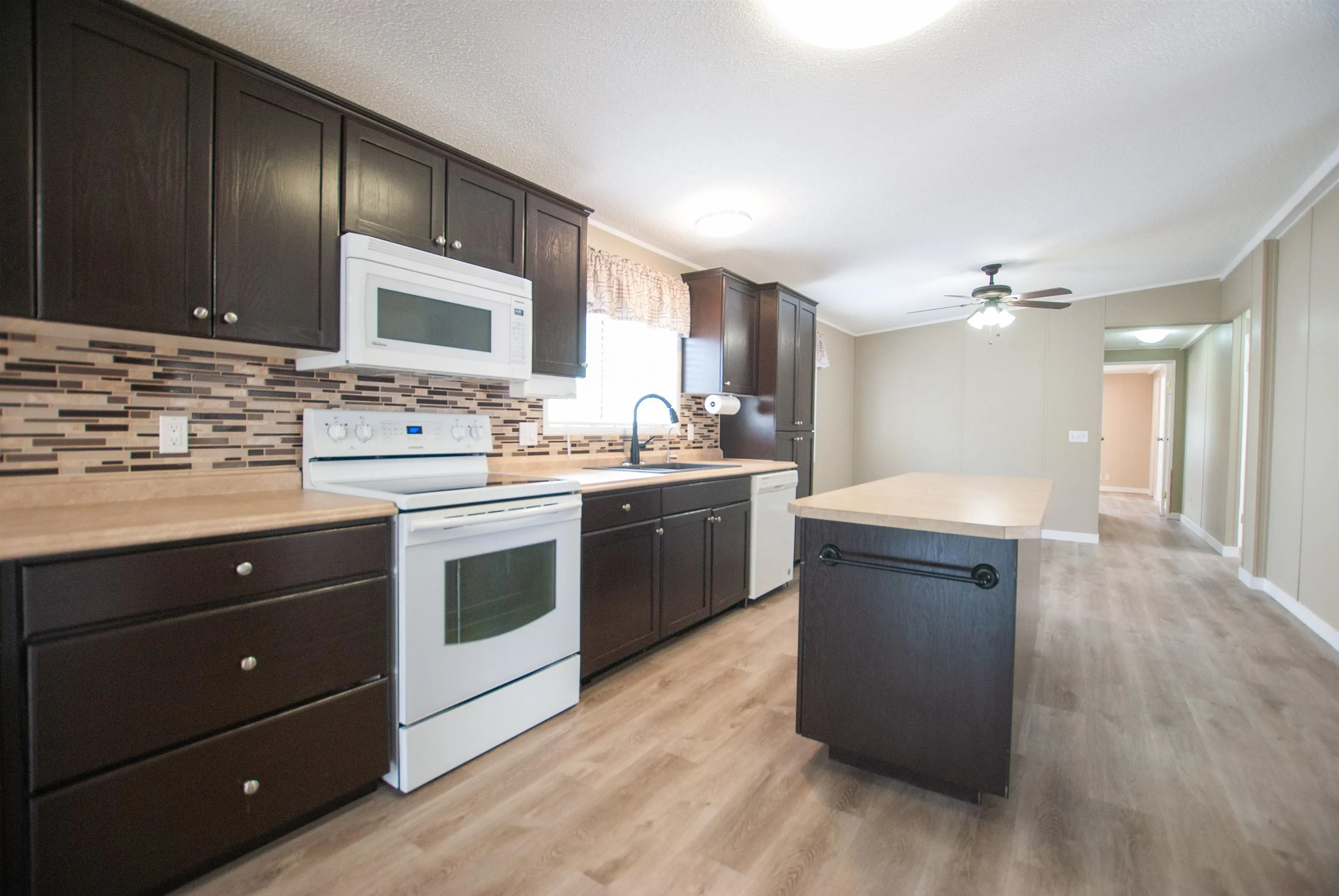 91 41168 Lougheed Highway