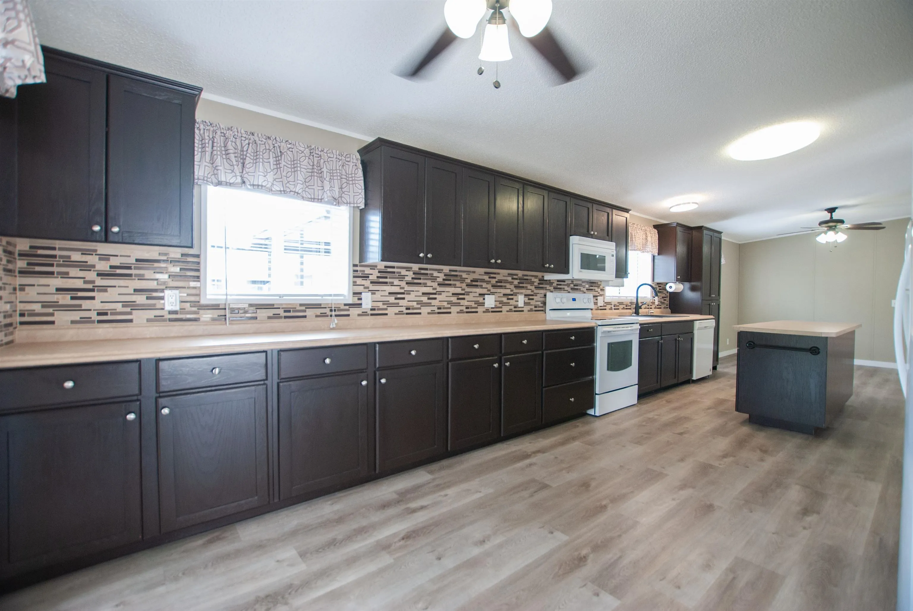 91 41168 Lougheed Highway
