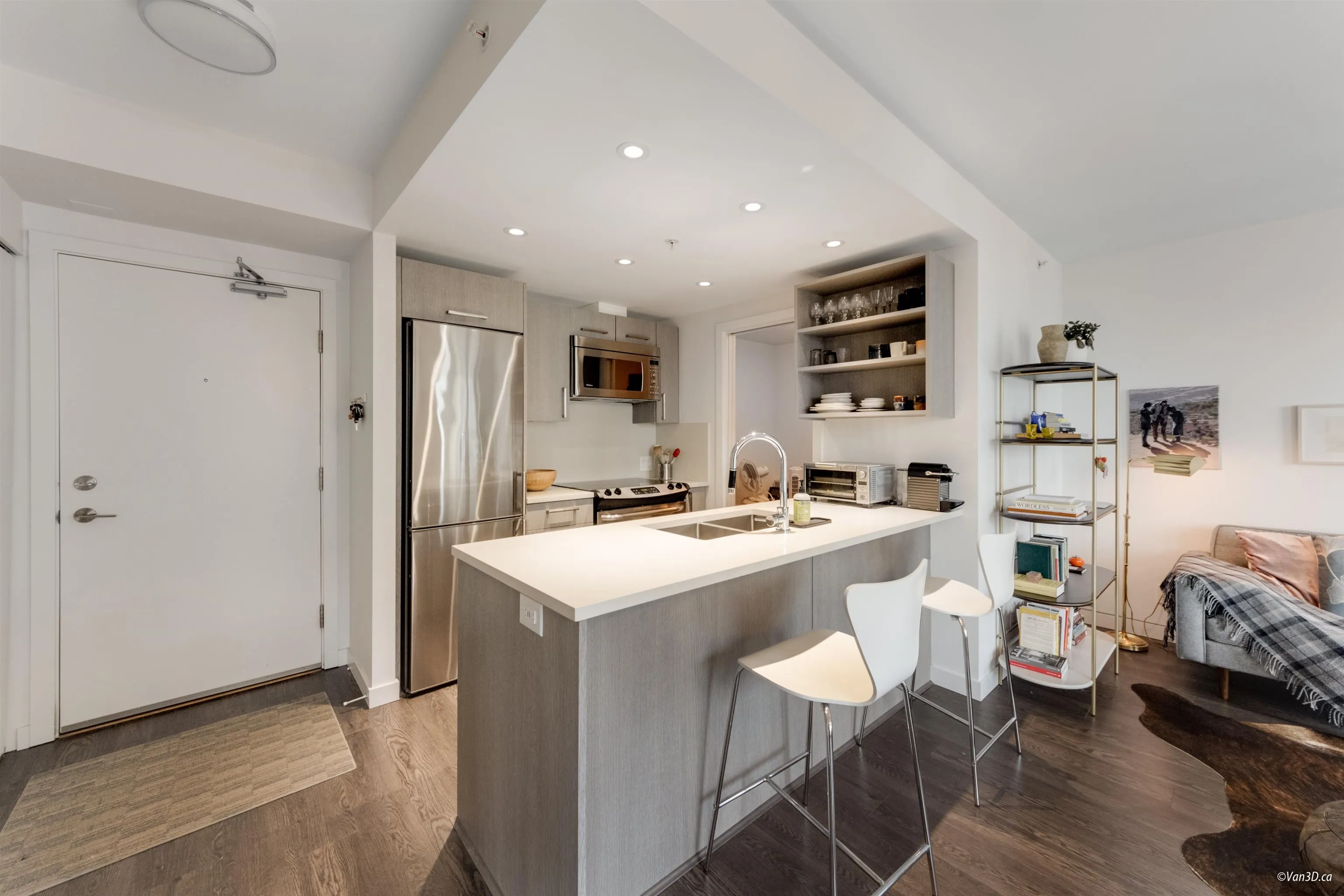 804 983 E Hastings Street