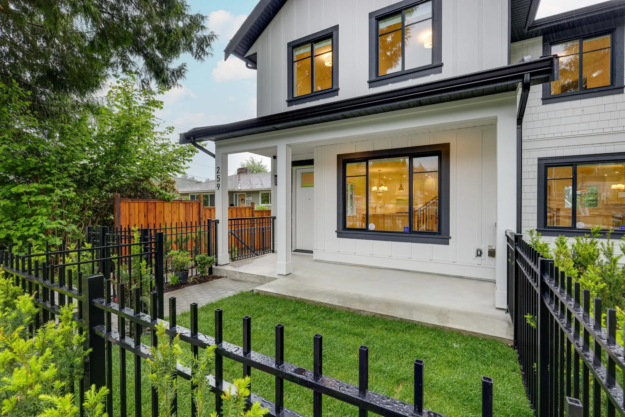 259 E 23rd Street
