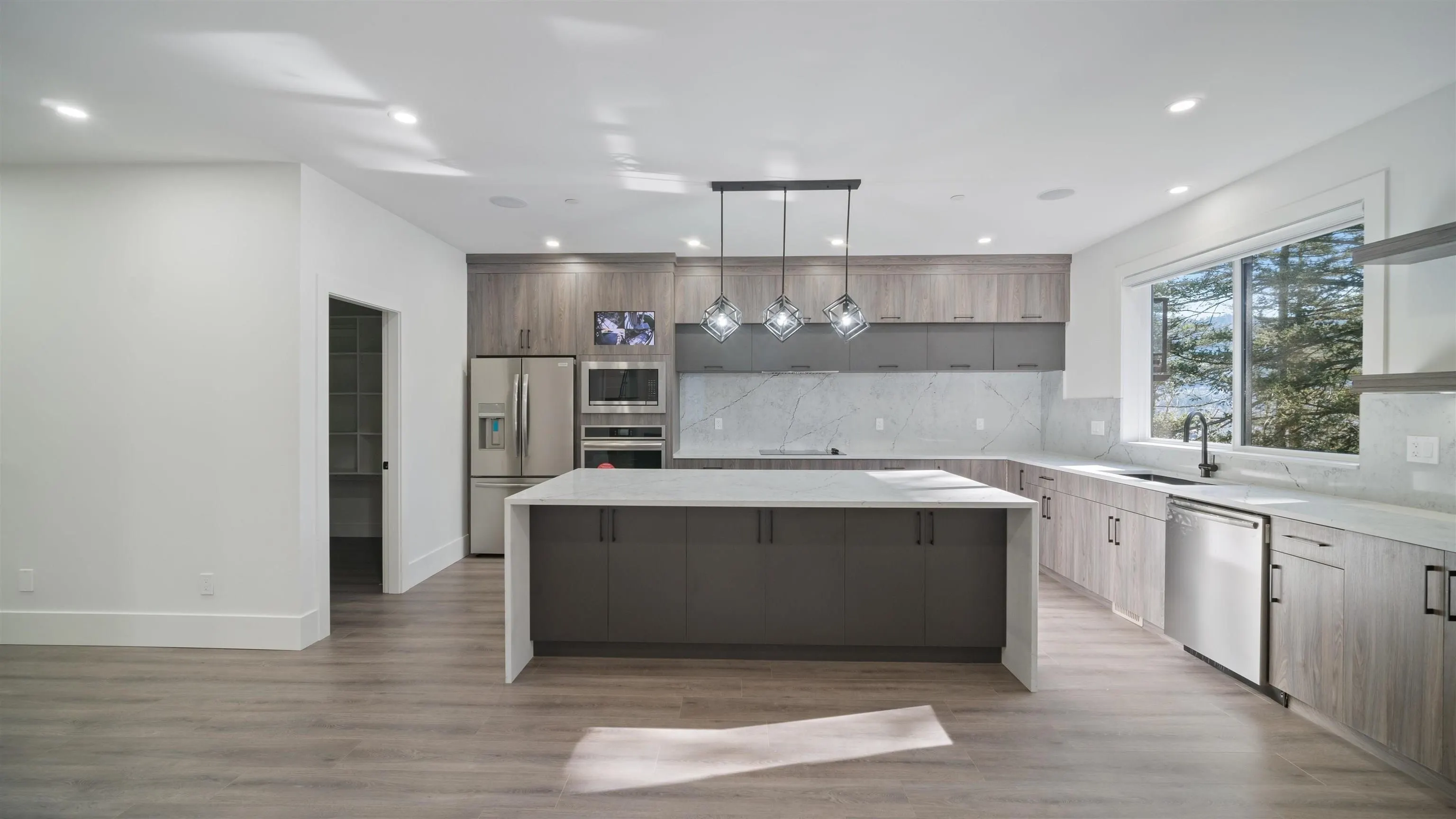 5614 Crimson Ridge