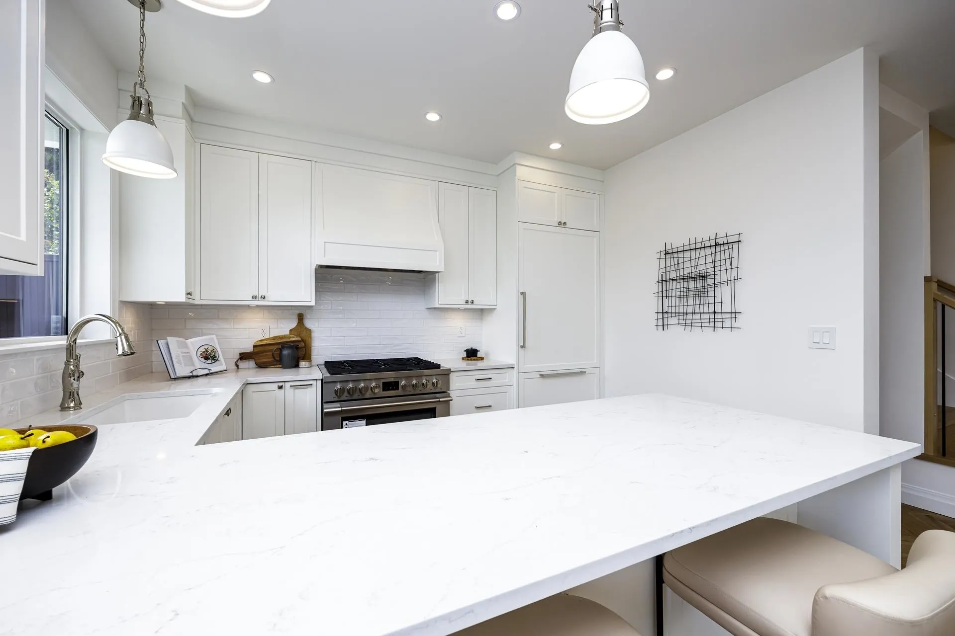 261 E 23rd Street