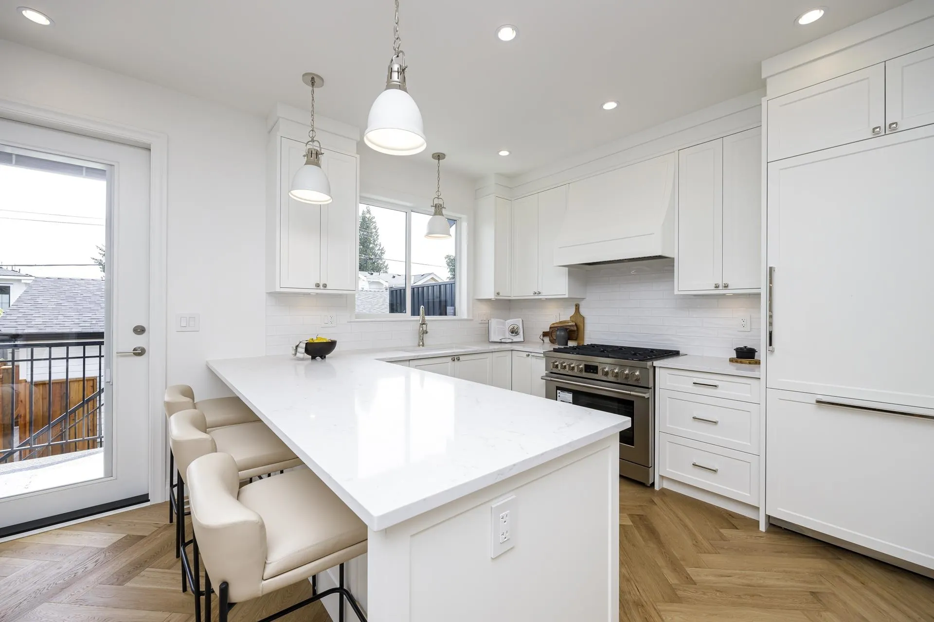 261 E 23rd Street
