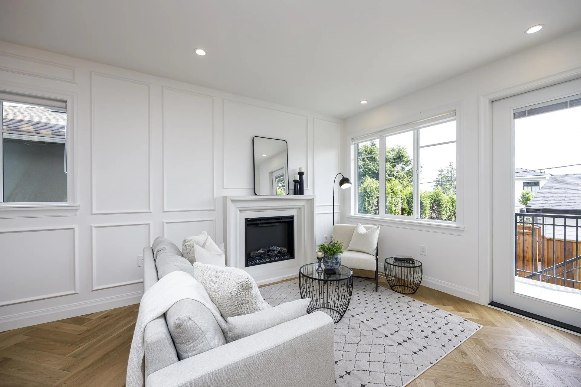 261 E 23rd Street