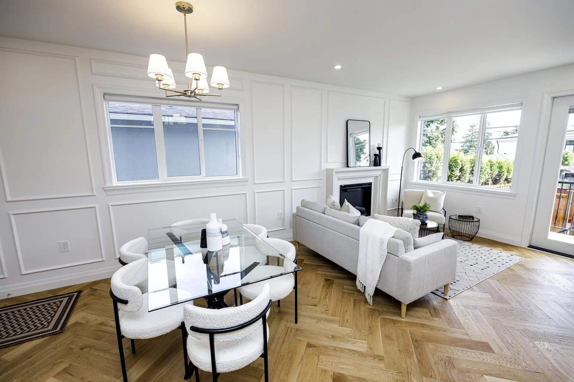 261 E 23rd Street
