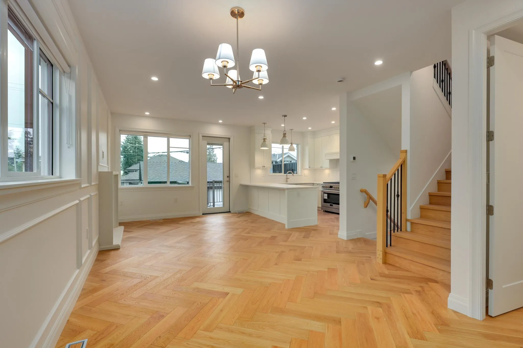 261 E 23rd Street