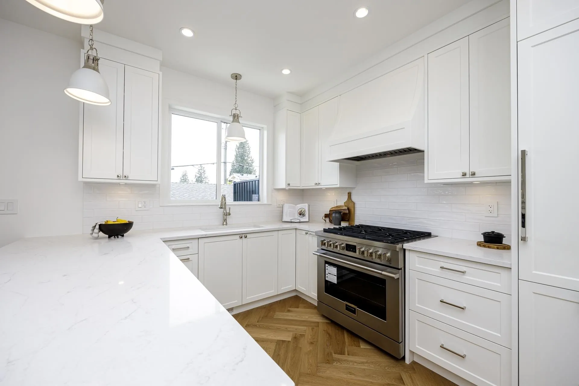 261 E 23rd Street
