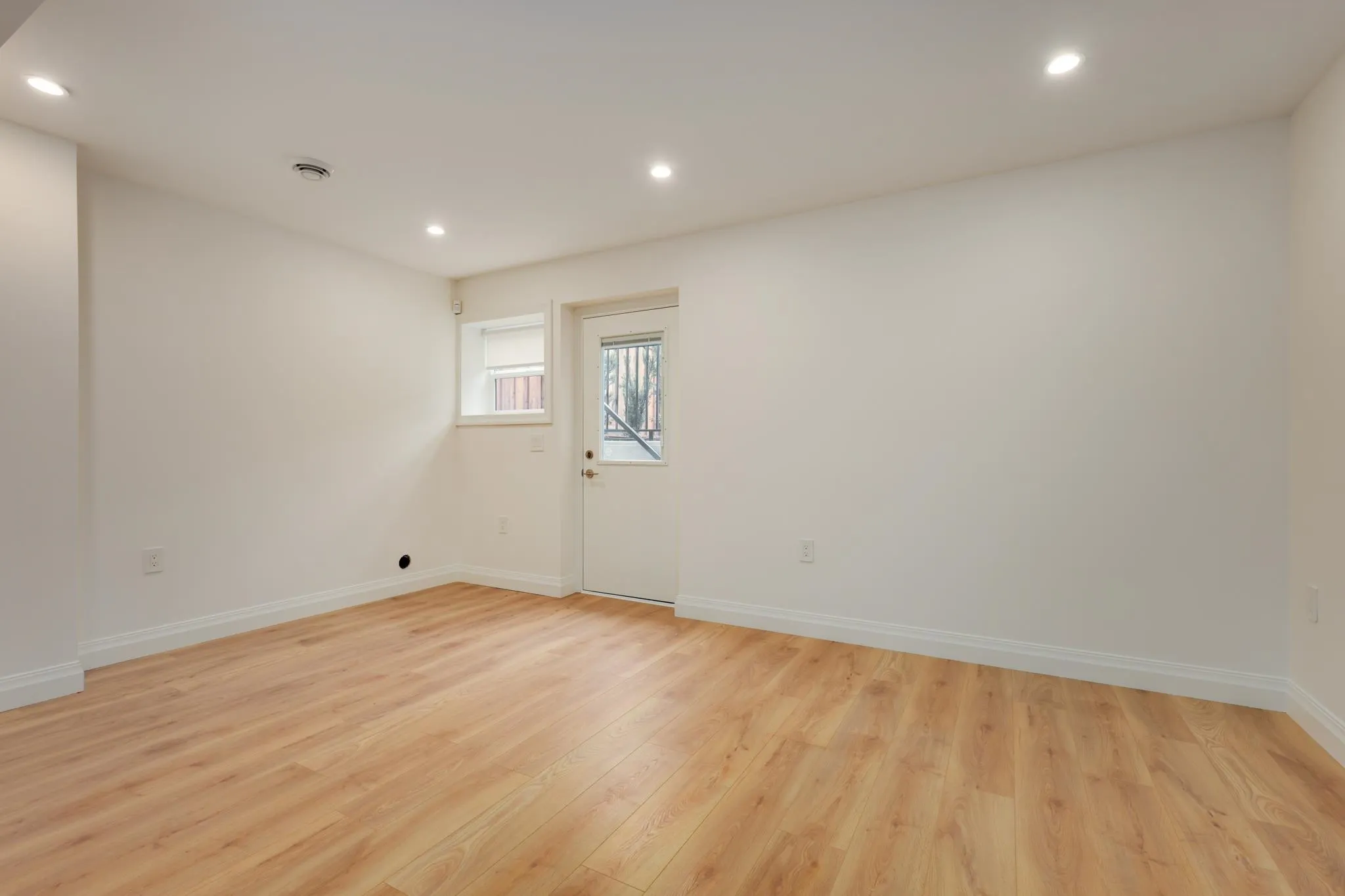 261 E 23rd Street